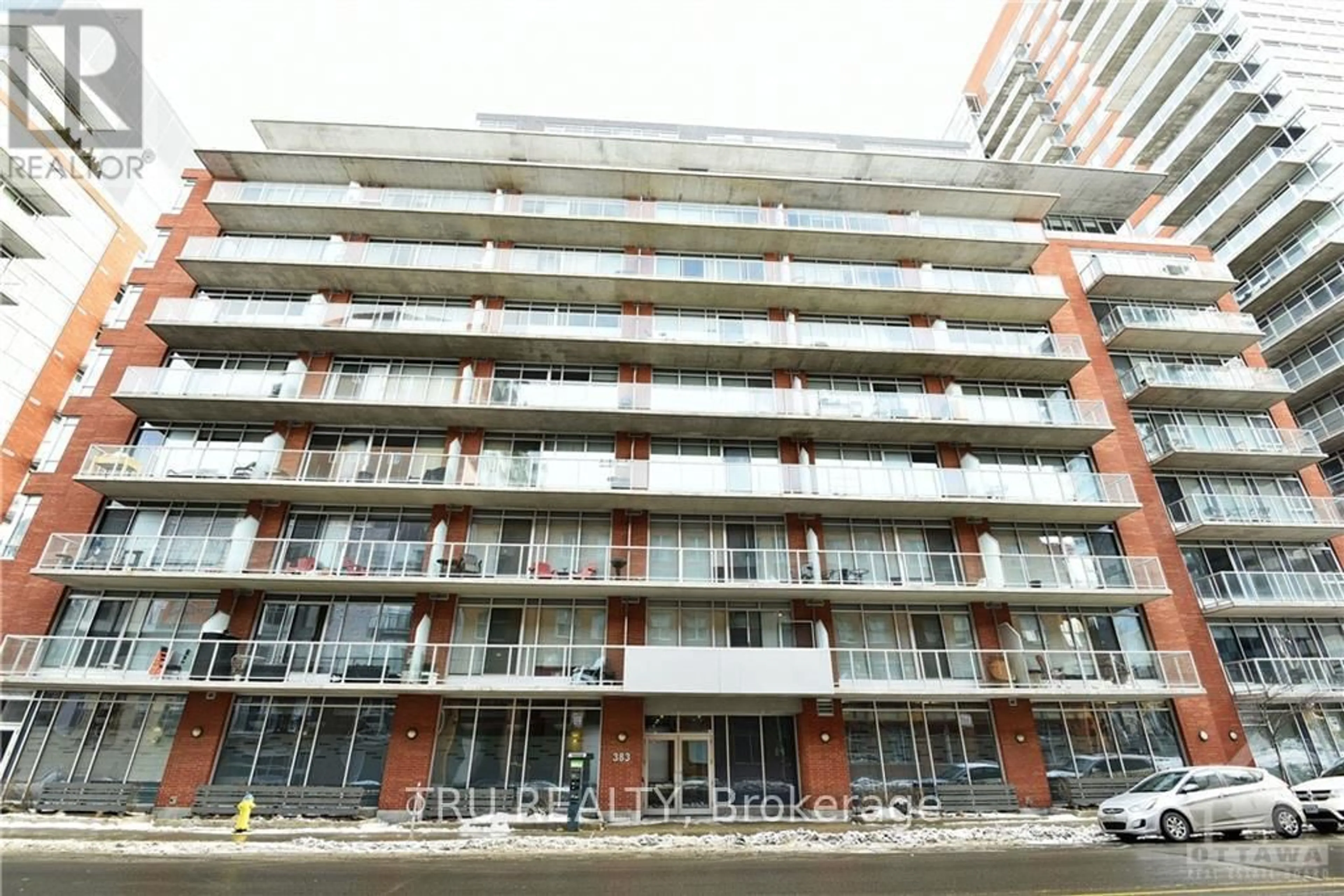 Patio, building for 383 Cumberland St #412, Ottawa Ontario K1N 1J7