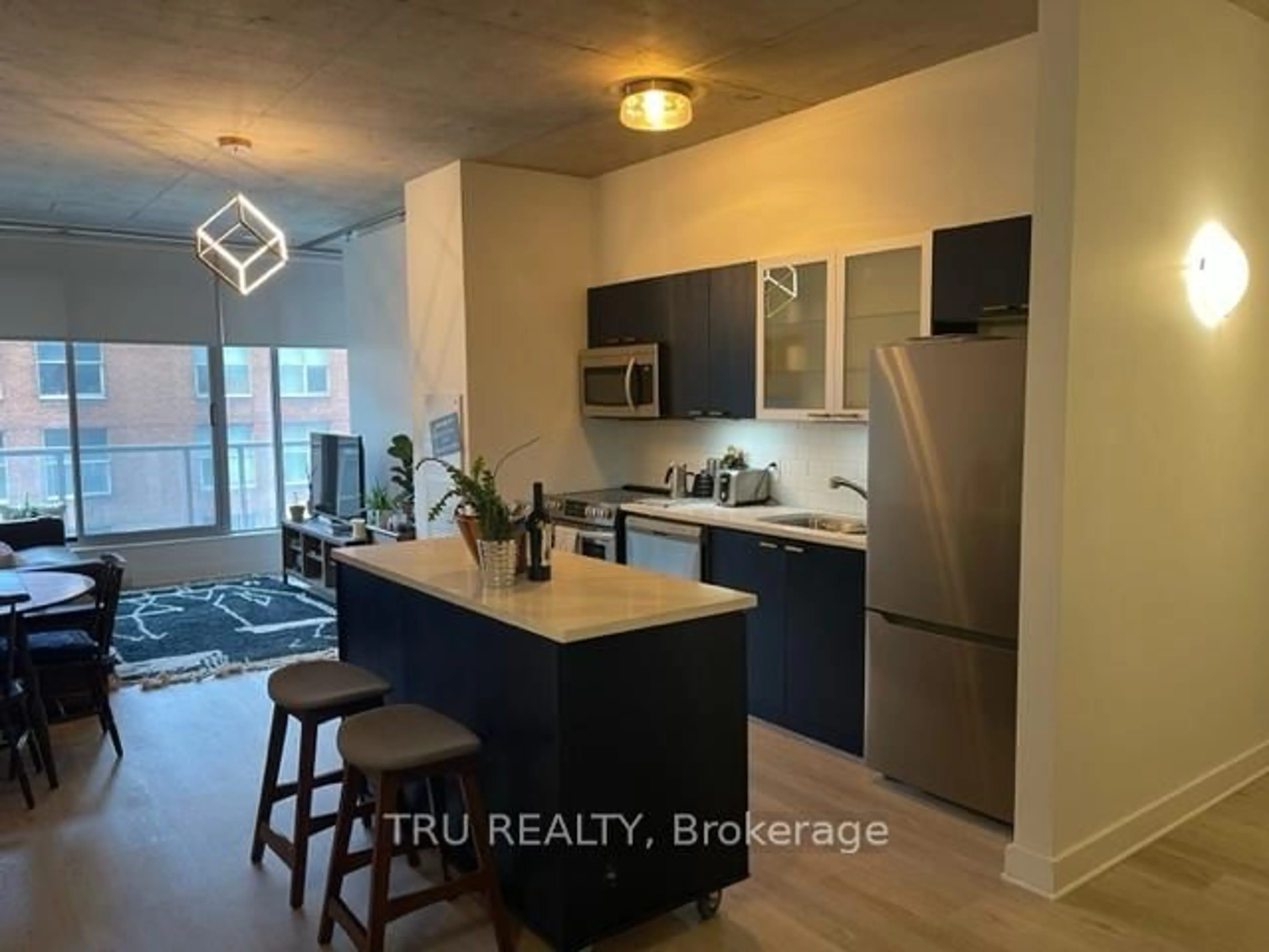 Unknown for 383 Cumberland St #412, Ottawa Ontario K1N 1J7