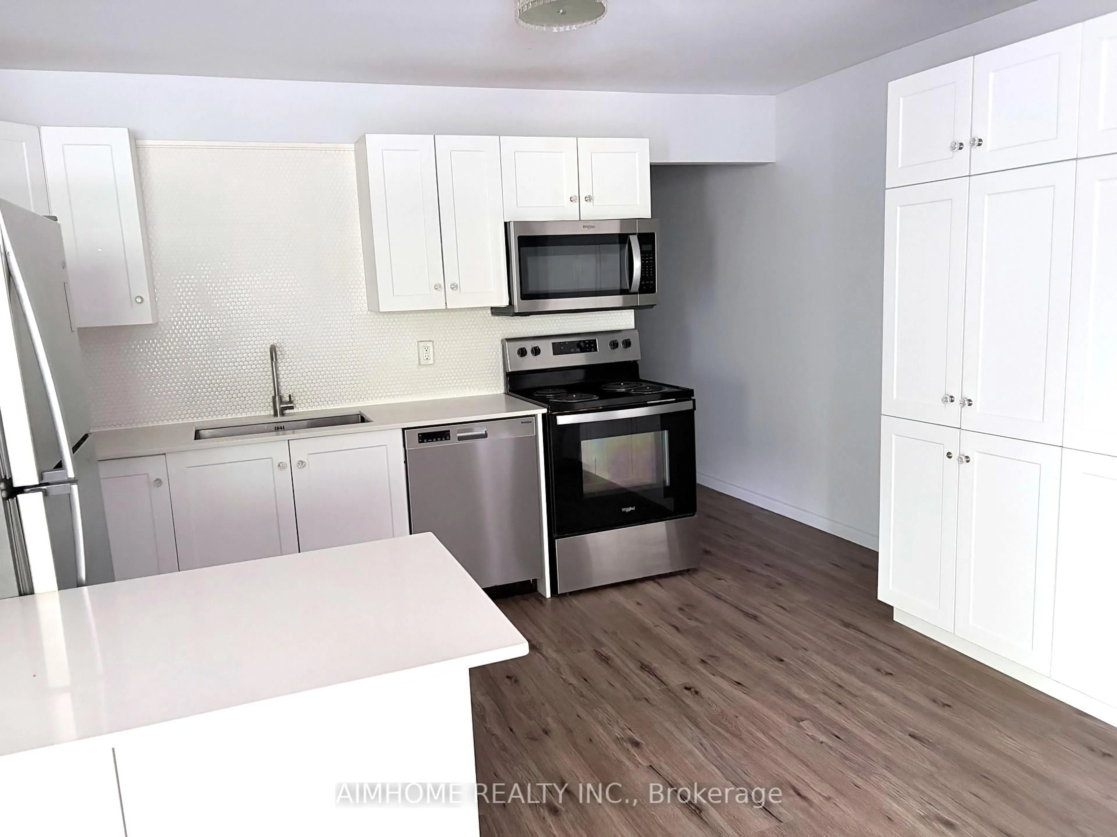 Standard kitchen, unknown for 109 Westmount Rd, Waterloo Ontario N2L 5G5