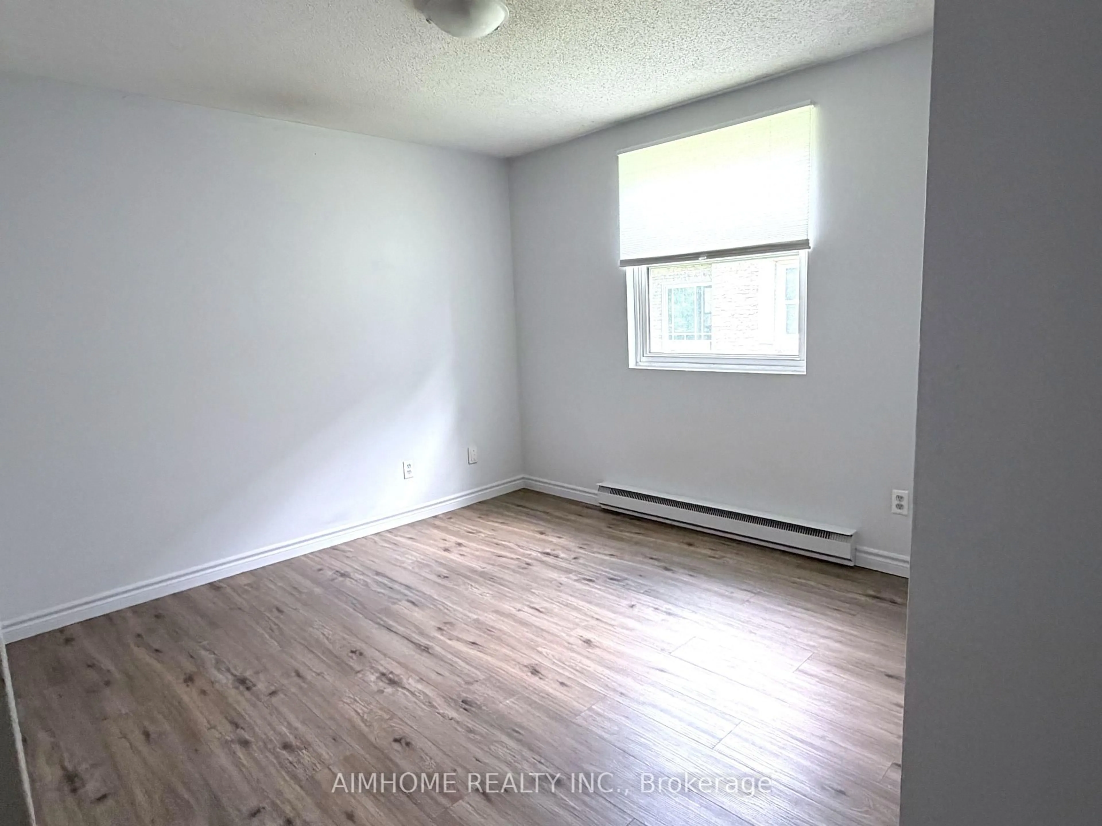 A pic of a room for 109 Westmount Rd, Waterloo Ontario N2L 5G5