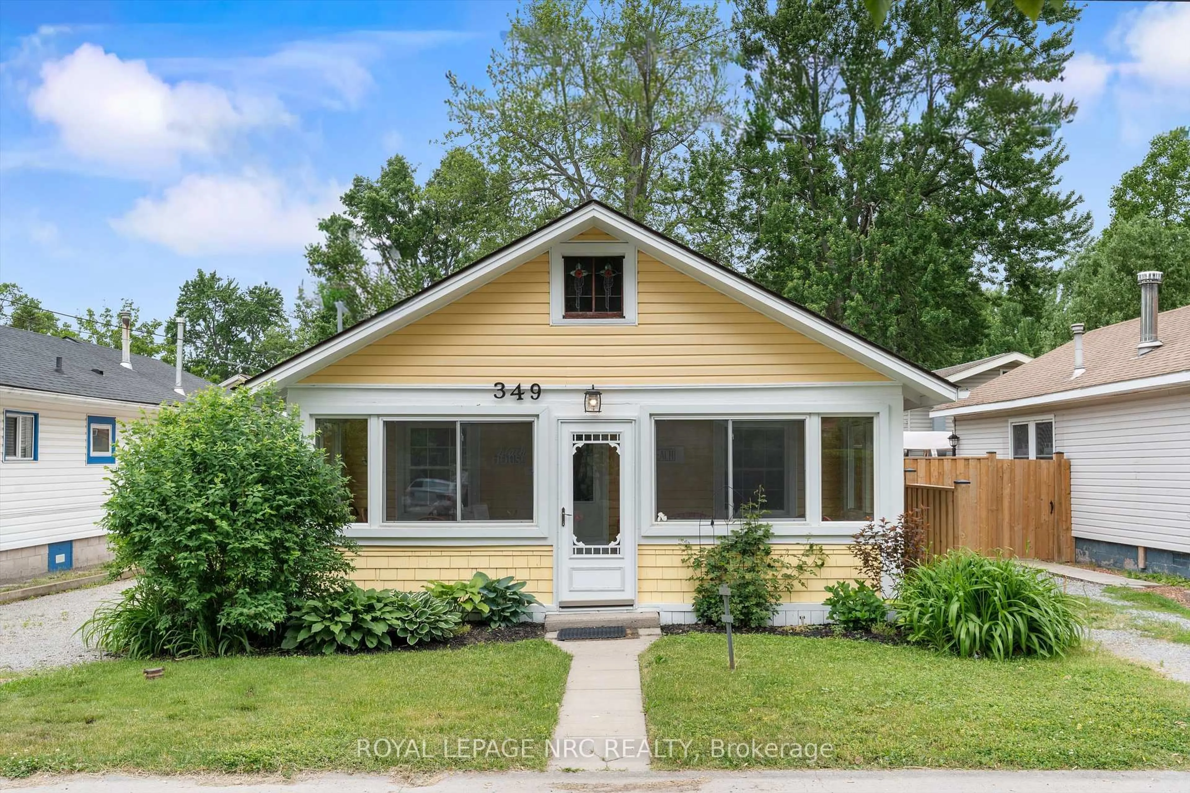 Home with vinyl exterior material, street for 349 Elmwood Ave, Fort Erie Ontario L0S 1B0