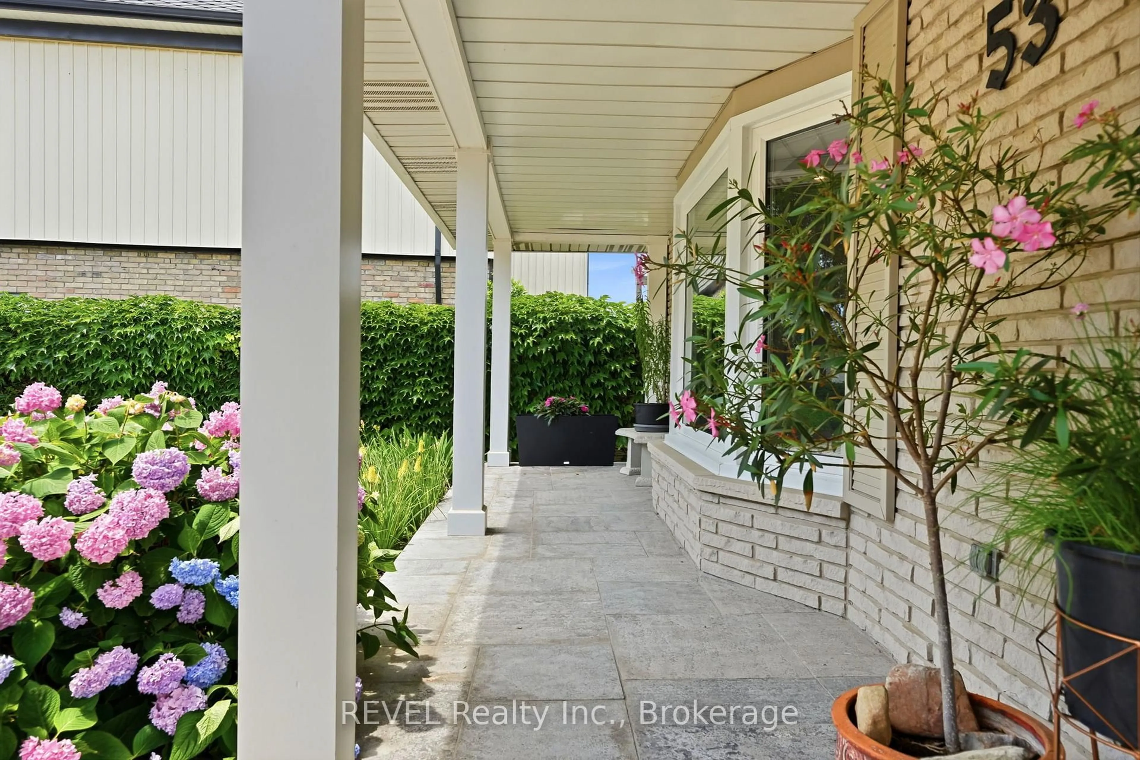 Patio, street for 53 Beachview Dr, St. Catharines Ontario L2N 3W4