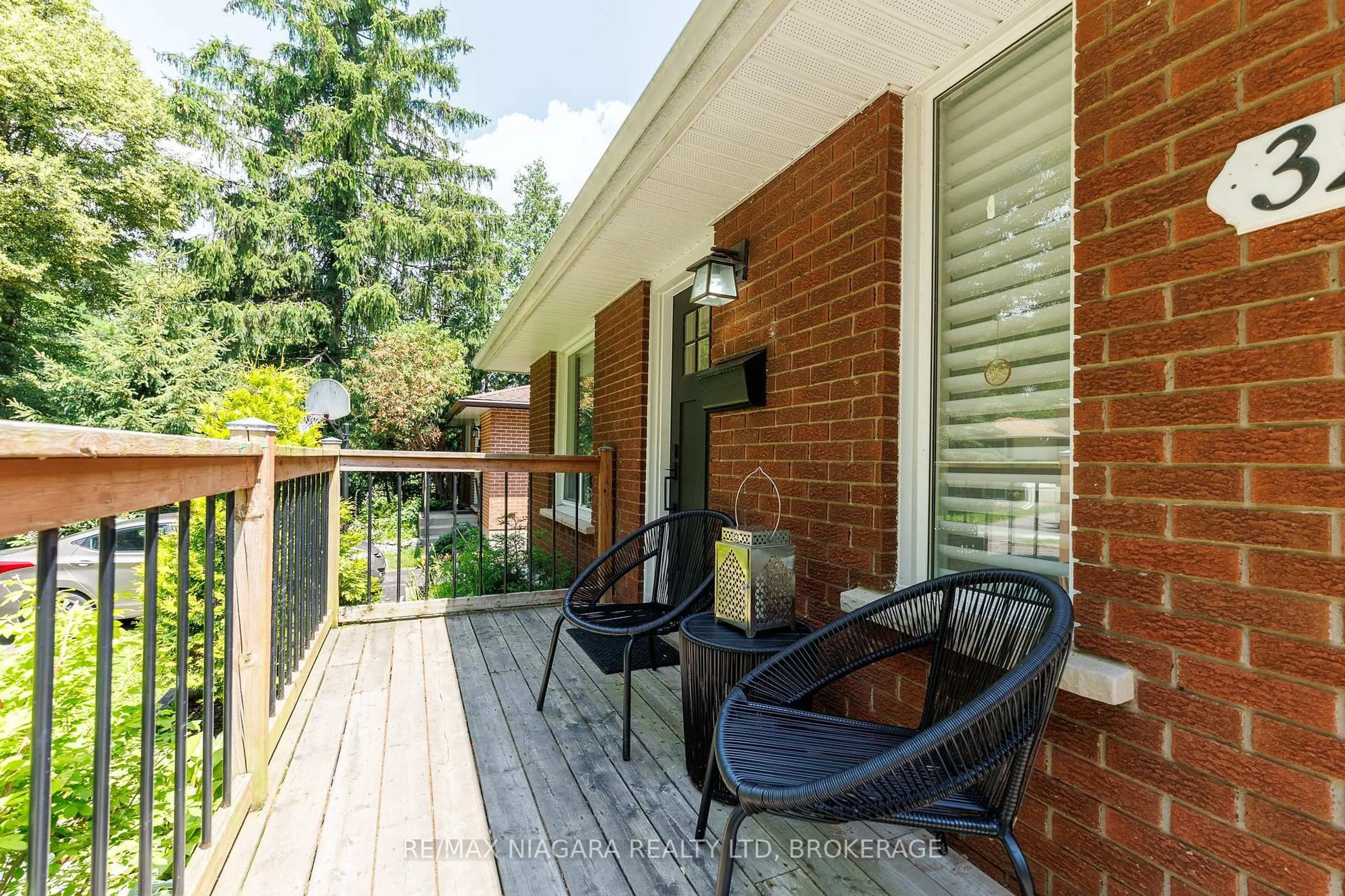 Patio, unknown for 3273 Addison Ave, Niagara Falls Ontario L2J 3K6