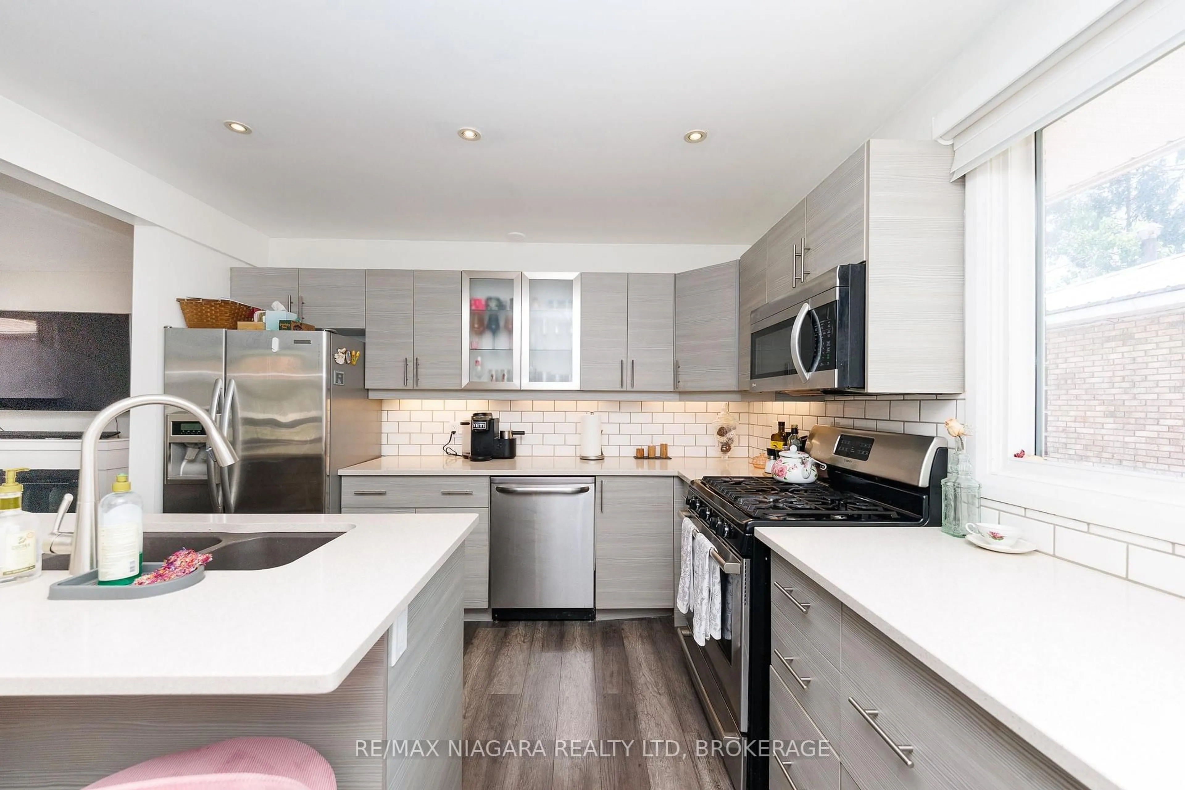 Open concept kitchen, unknown for 3273 Addison Ave, Niagara Falls Ontario L2J 3K6