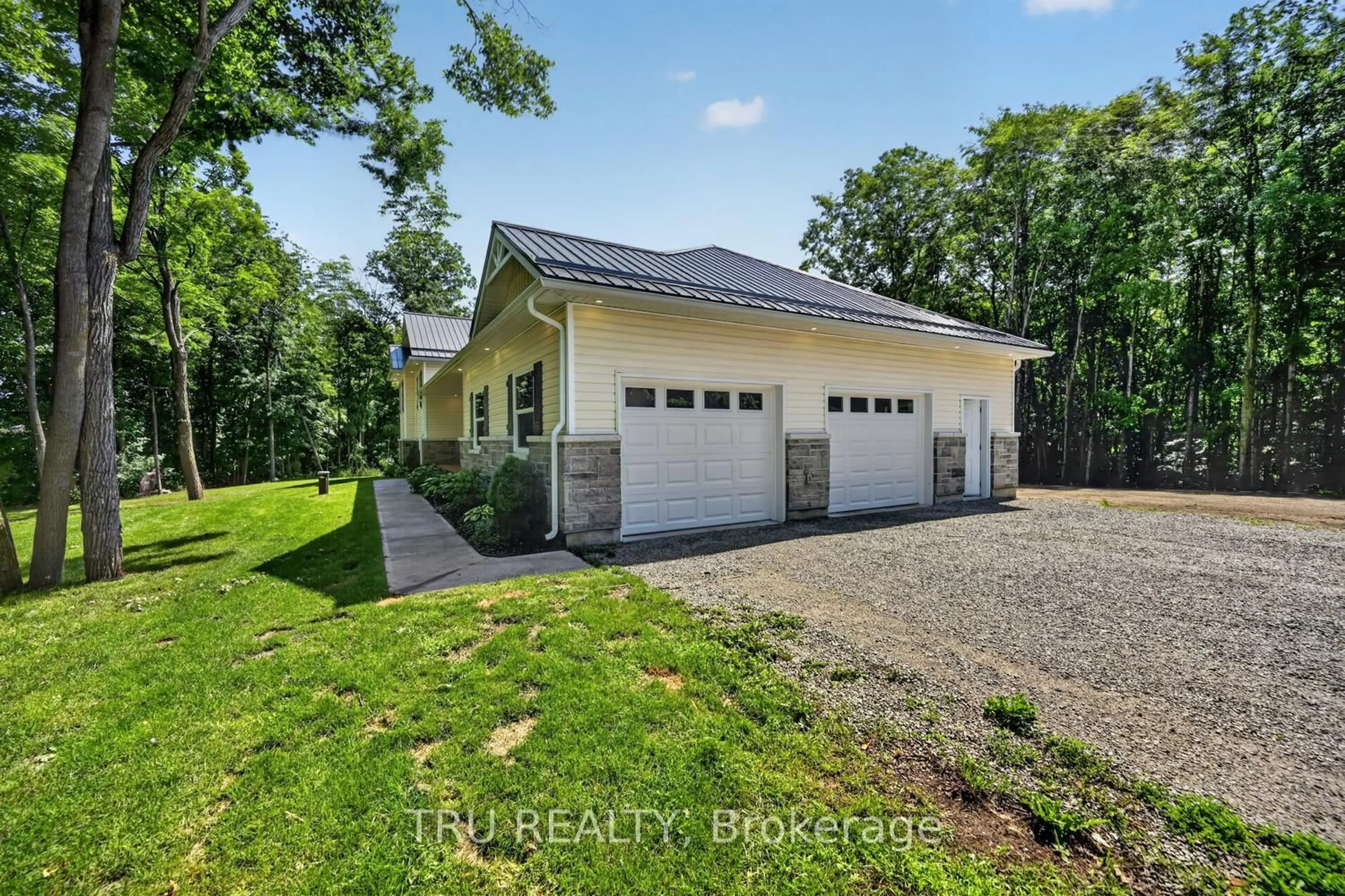 Indoor garage for 2 Baker Rd, Elizabethtown-Kitley Ontario K0E 1Y0