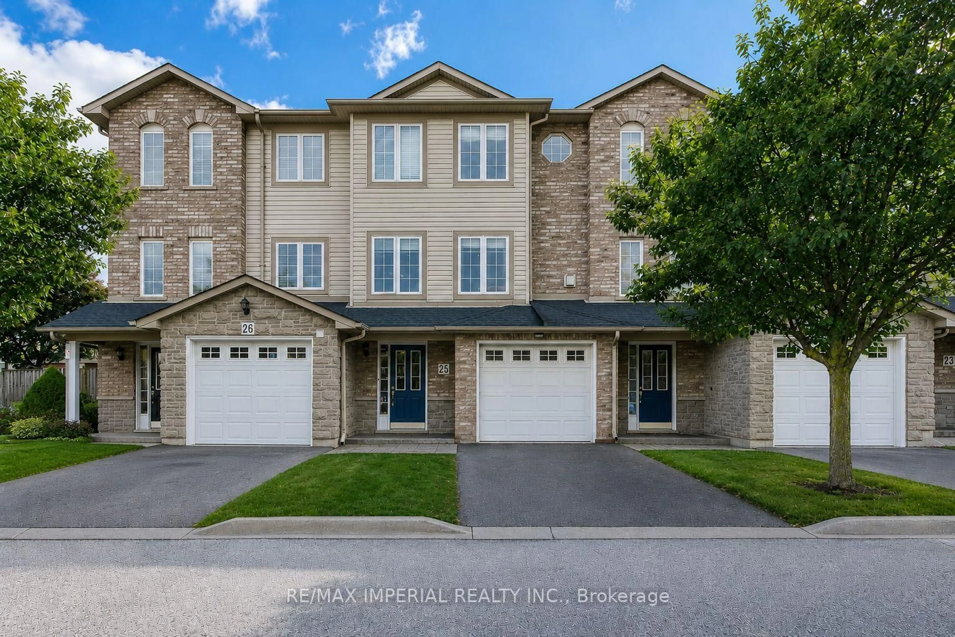 A pic from outside/outdoor area/front of a property/back of a property/a pic from drone, street for 7 Southside Pl #25, Hamilton Ontario L9C 7W6