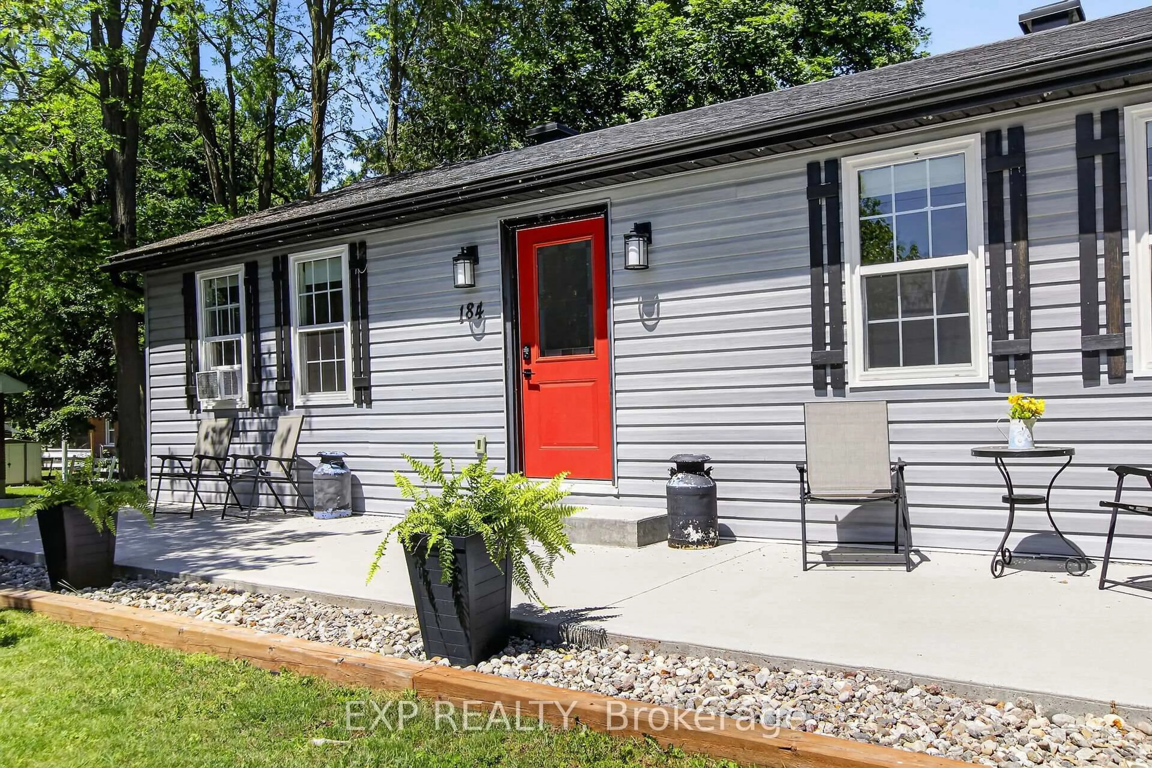 Home with vinyl exterior material, street for 184 James St, Almonte Ontario K0A 1A0