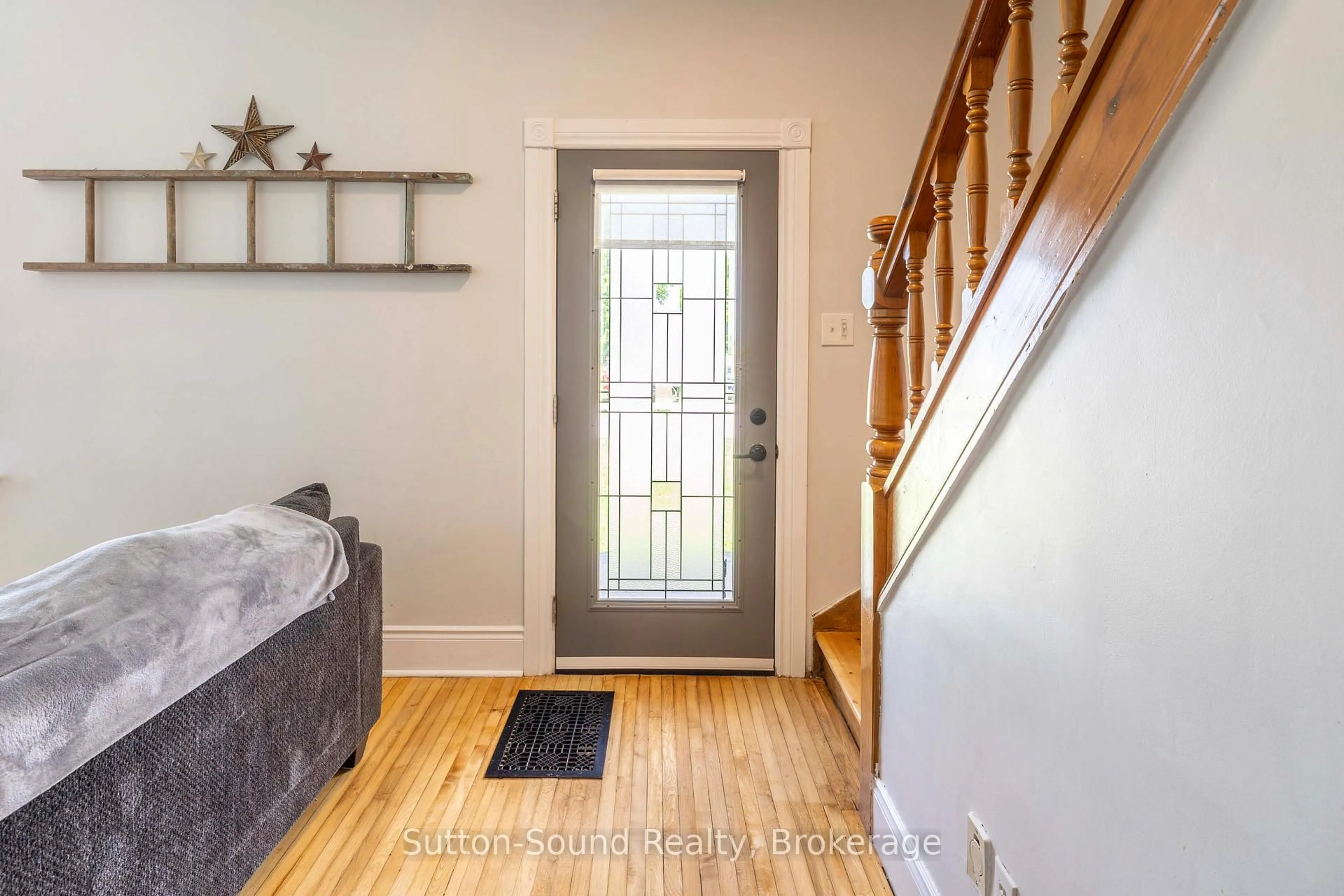 Indoor entryway for 347 Bruce 40 Rd, Arran-Elderslie Ontario N0H 1L0