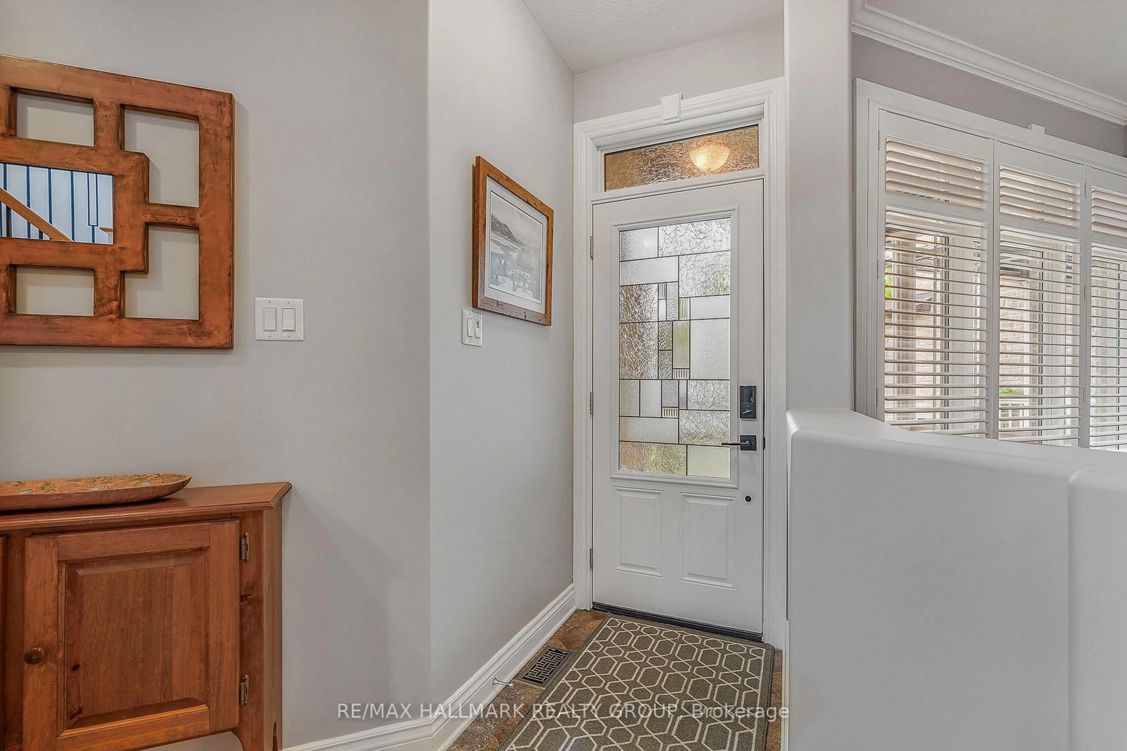 Indoor entryway for 208 OPALE St, Clarence-Rockland Ontario K4K 0G3