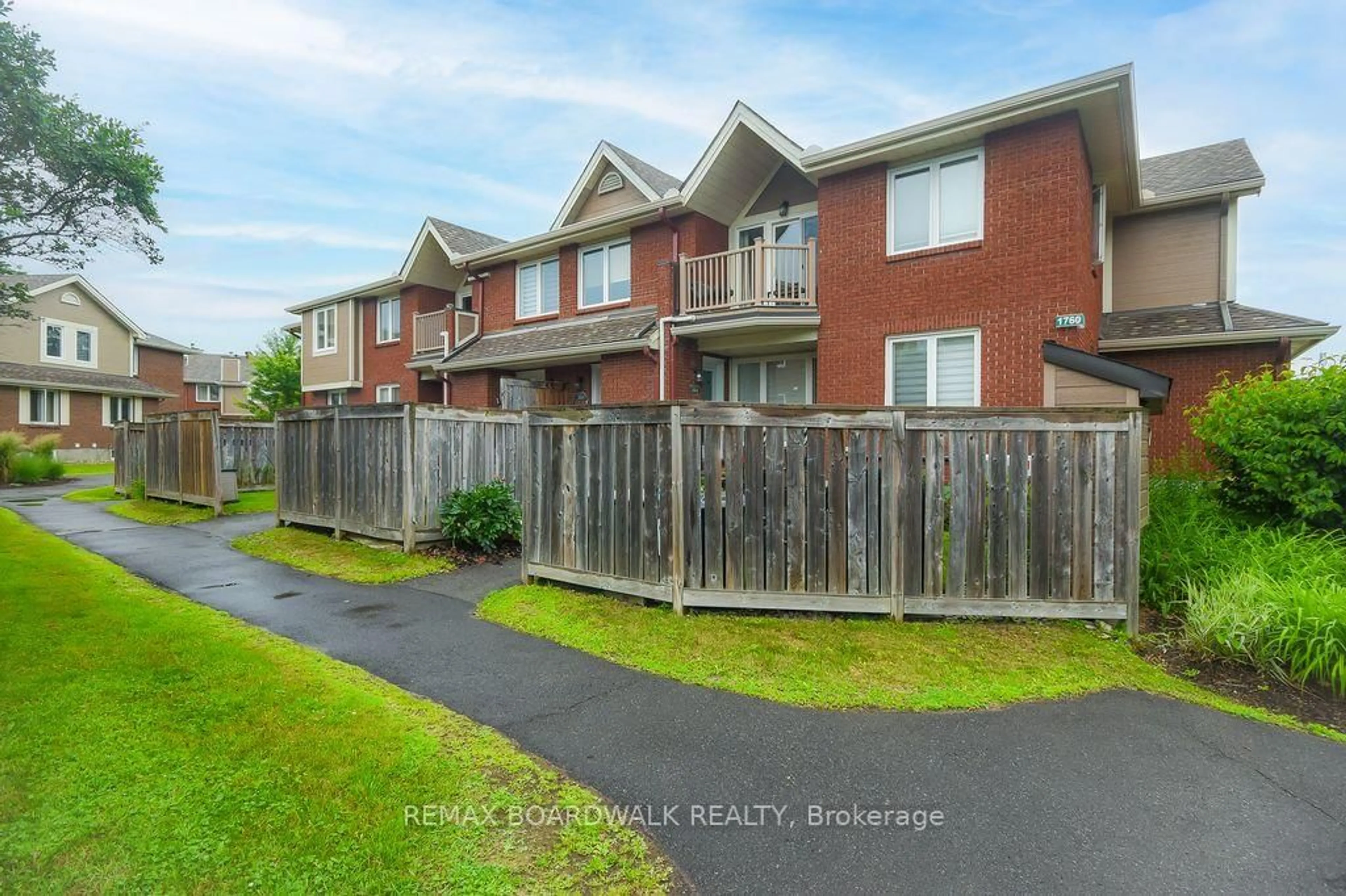 A pic from outside/outdoor area/front of a property/back of a property/a pic from drone, street for 1760 Cabaret Lane #205, Orleans Ontario K4A 2H1