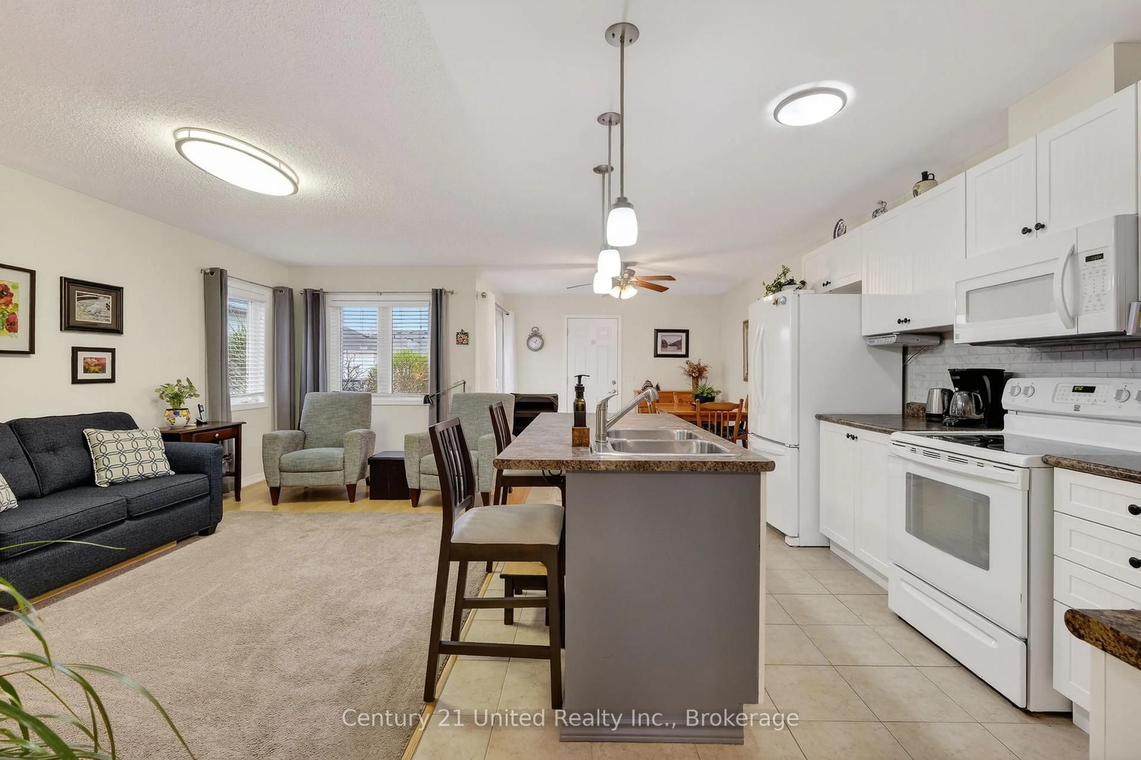 Open concept kitchen, ceramic/tile floor for 832 Leslie St, Cobourg Ontario K9A 0H2