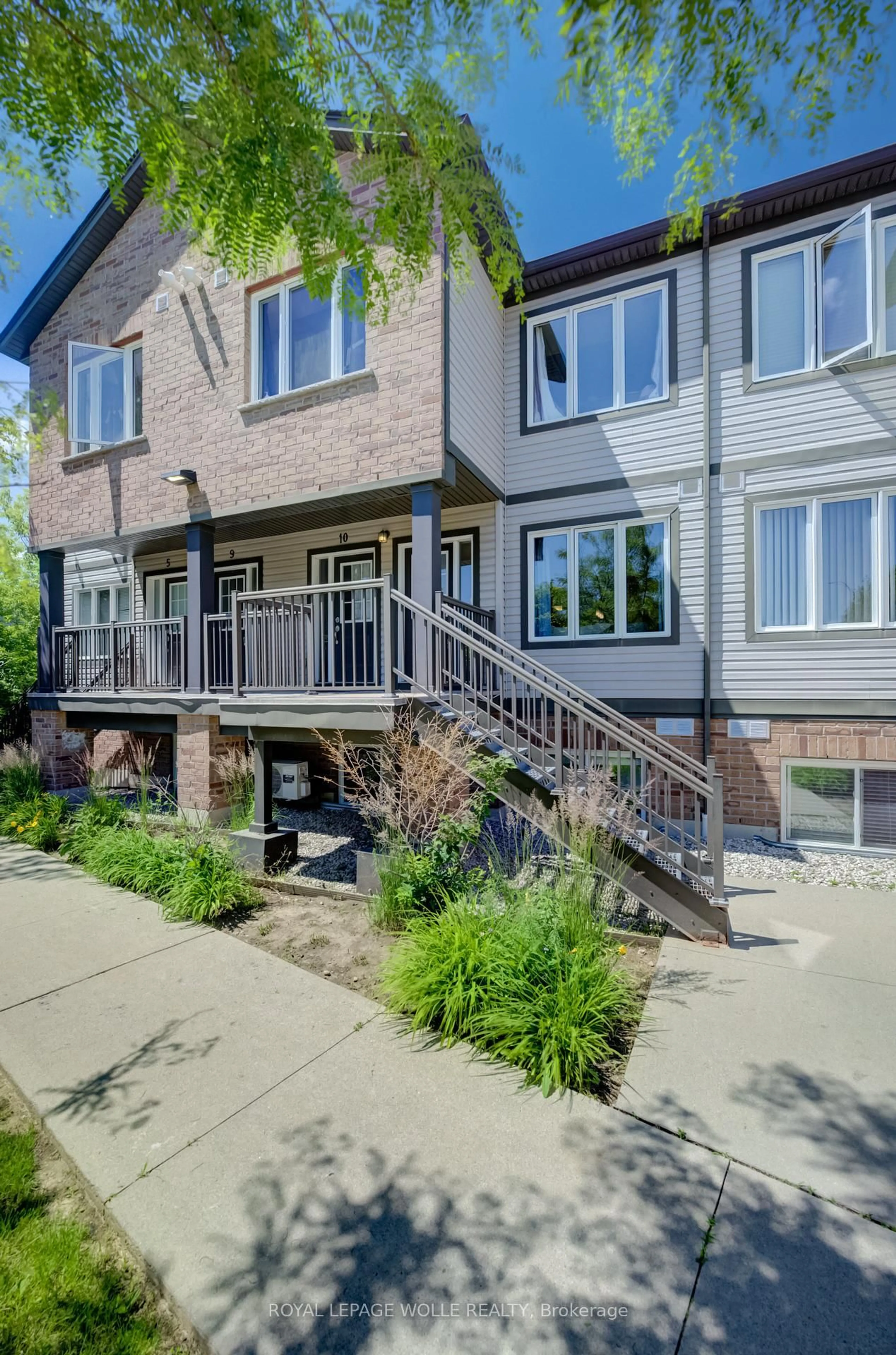 Unknown for 42 West Acres Cres #6, Kitchener Ontario N2N 3G8