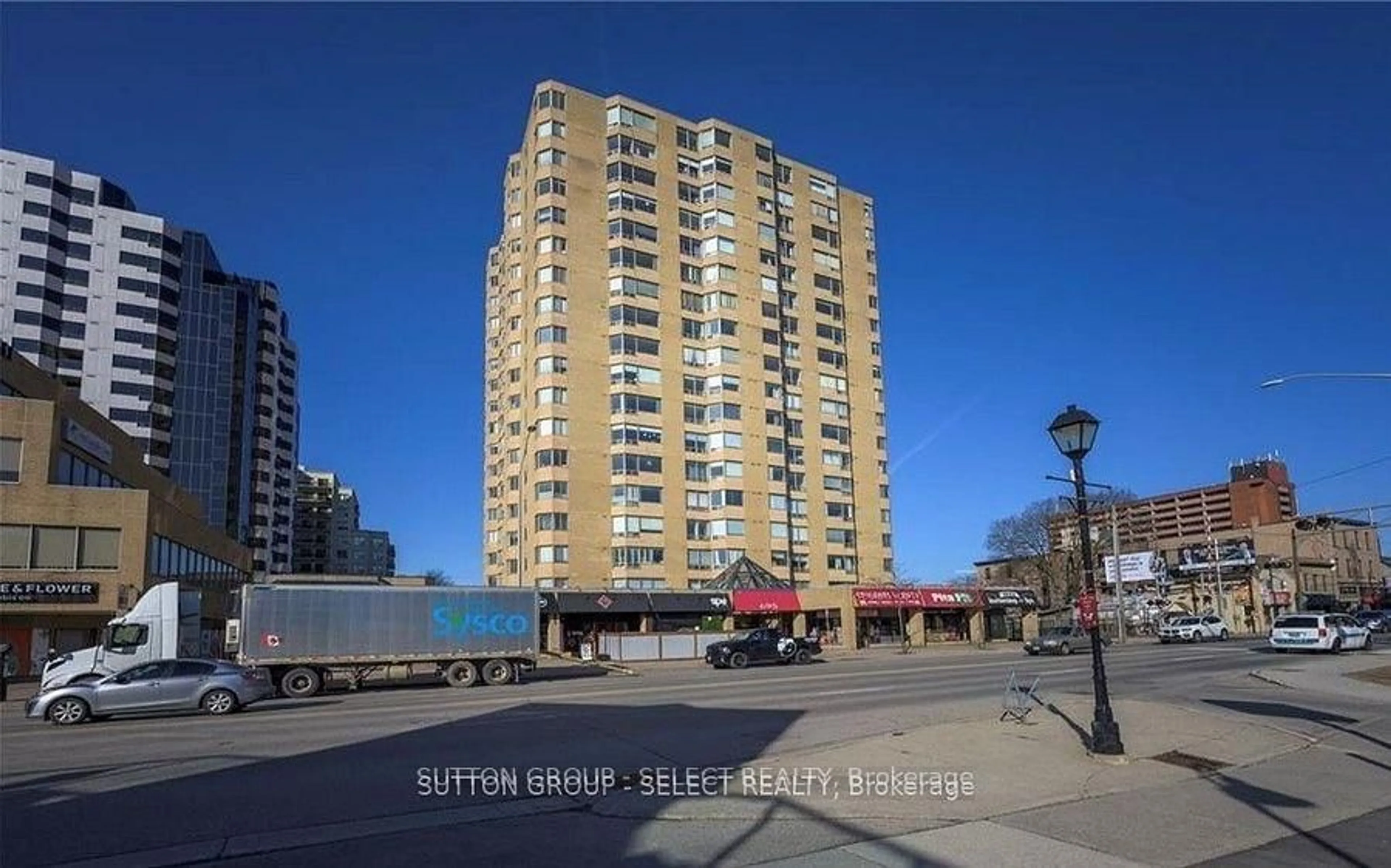 Unknown for 695 Richmond St #1605, London East Ontario N6A 5M8