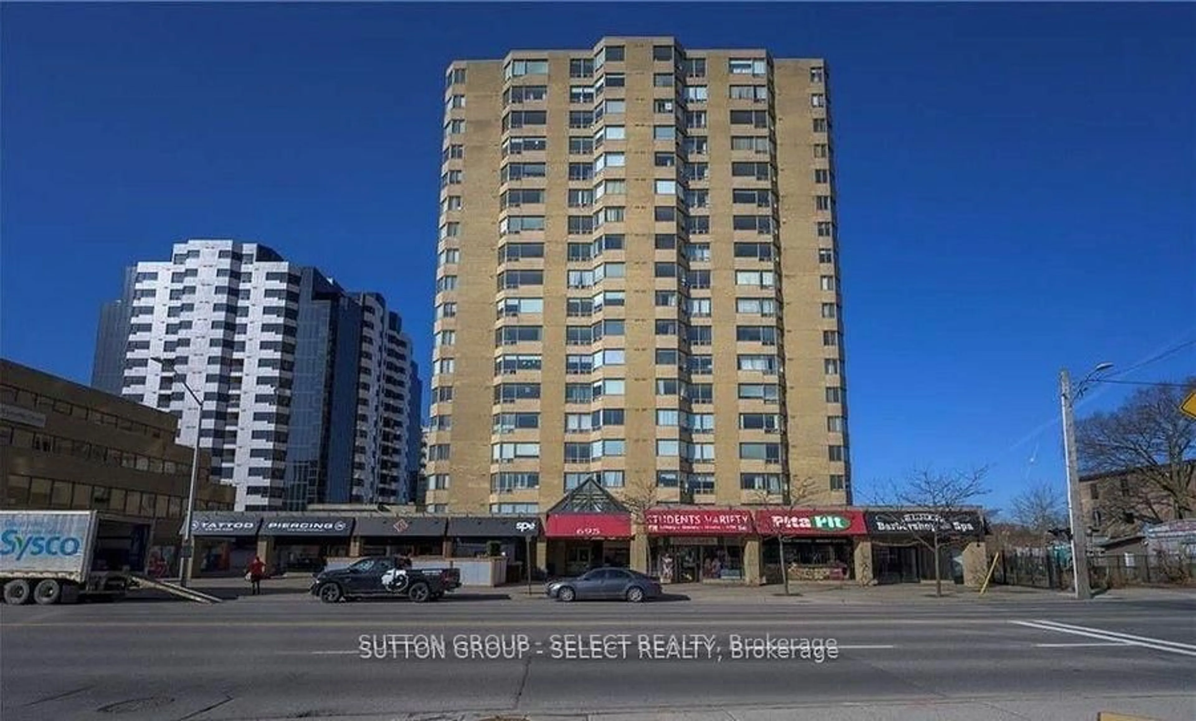 Indoor foyer for 695 Richmond St #1605, London East Ontario N6A 5M8