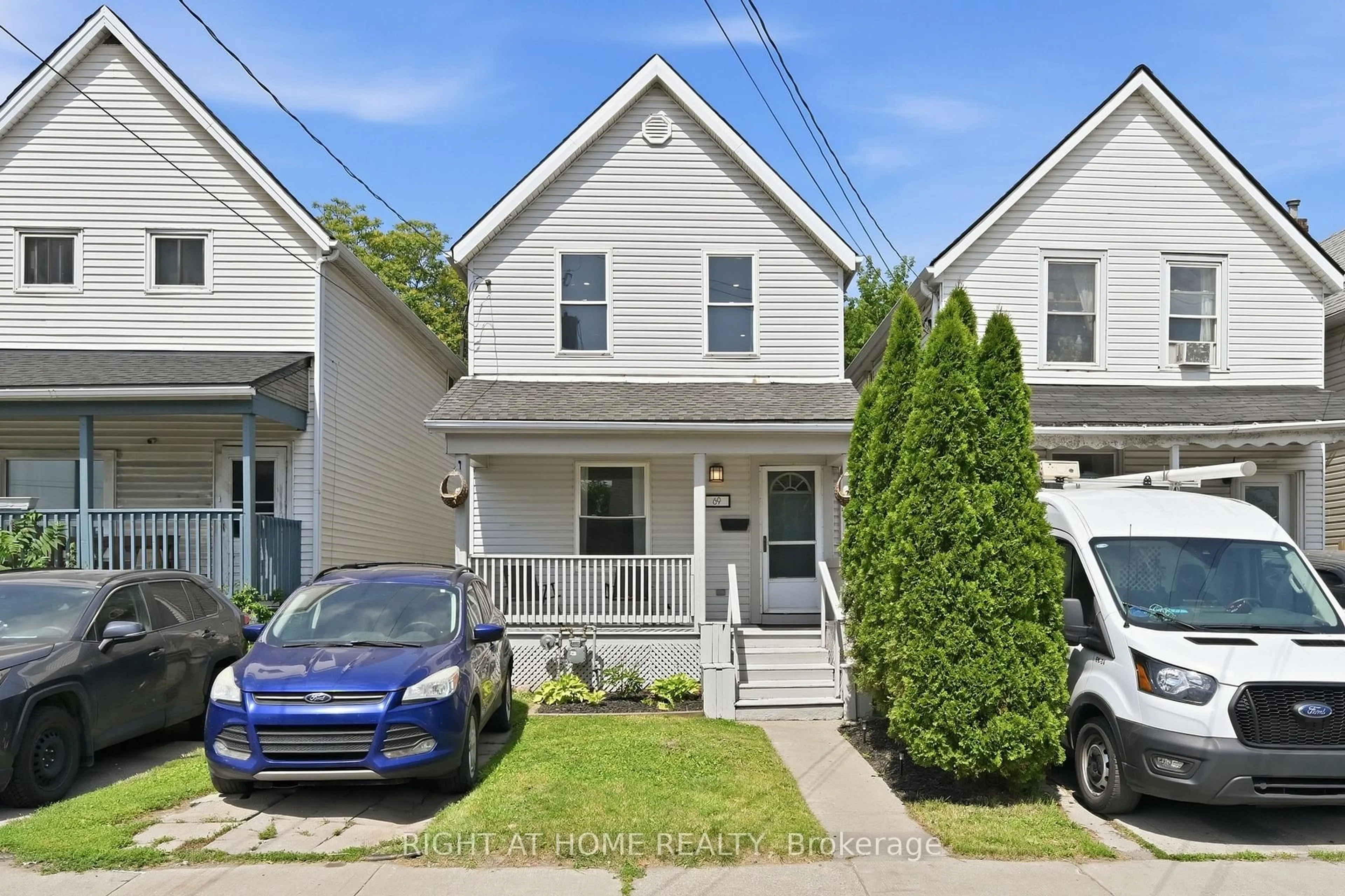 Home with vinyl exterior material, street for 69 Hillyard St, Hamilton Ontario L8L 6B3