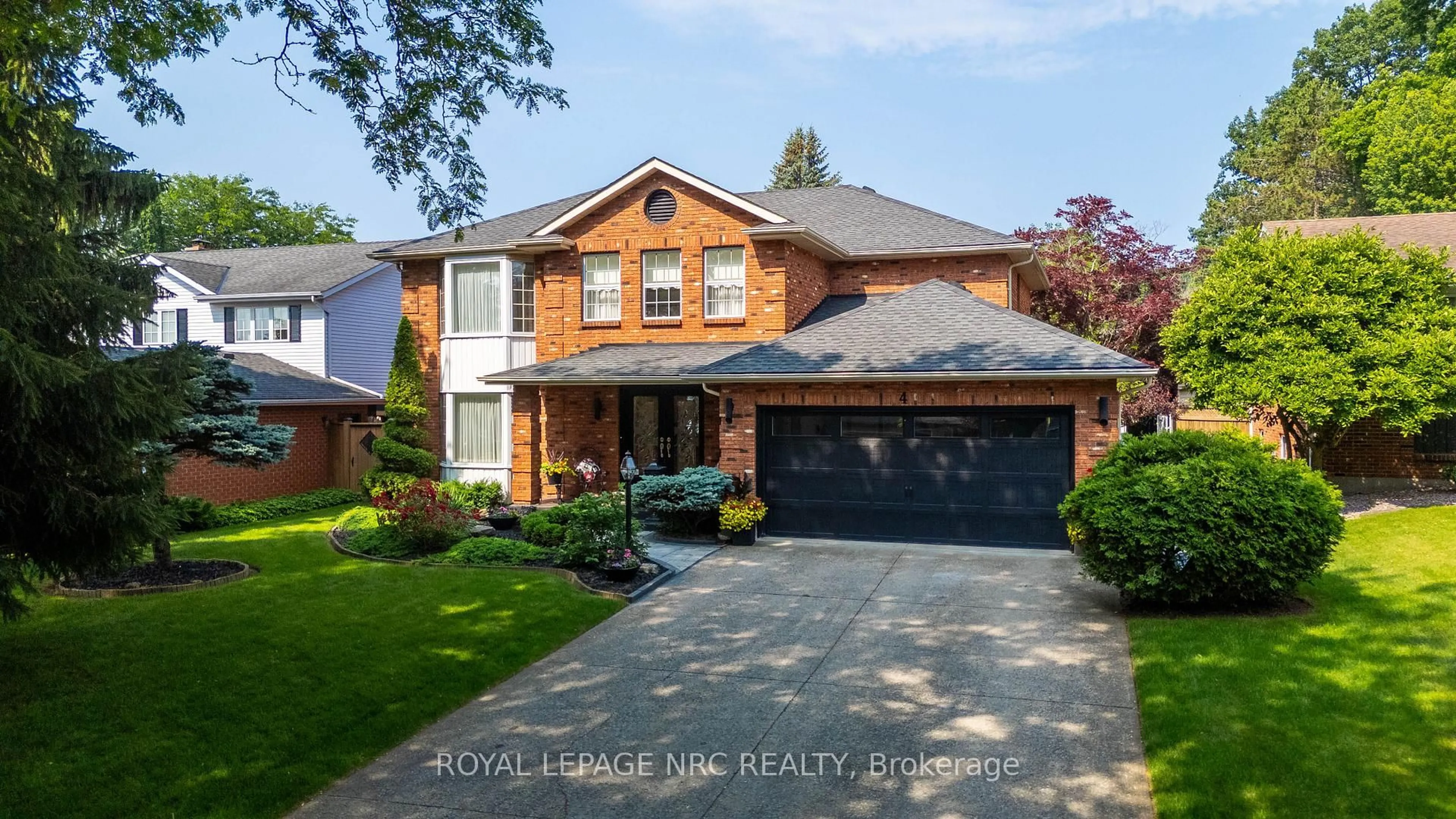 Home with brick exterior material, street for 4 Greenvale Crt, Pelham Ontario L0S 1E1