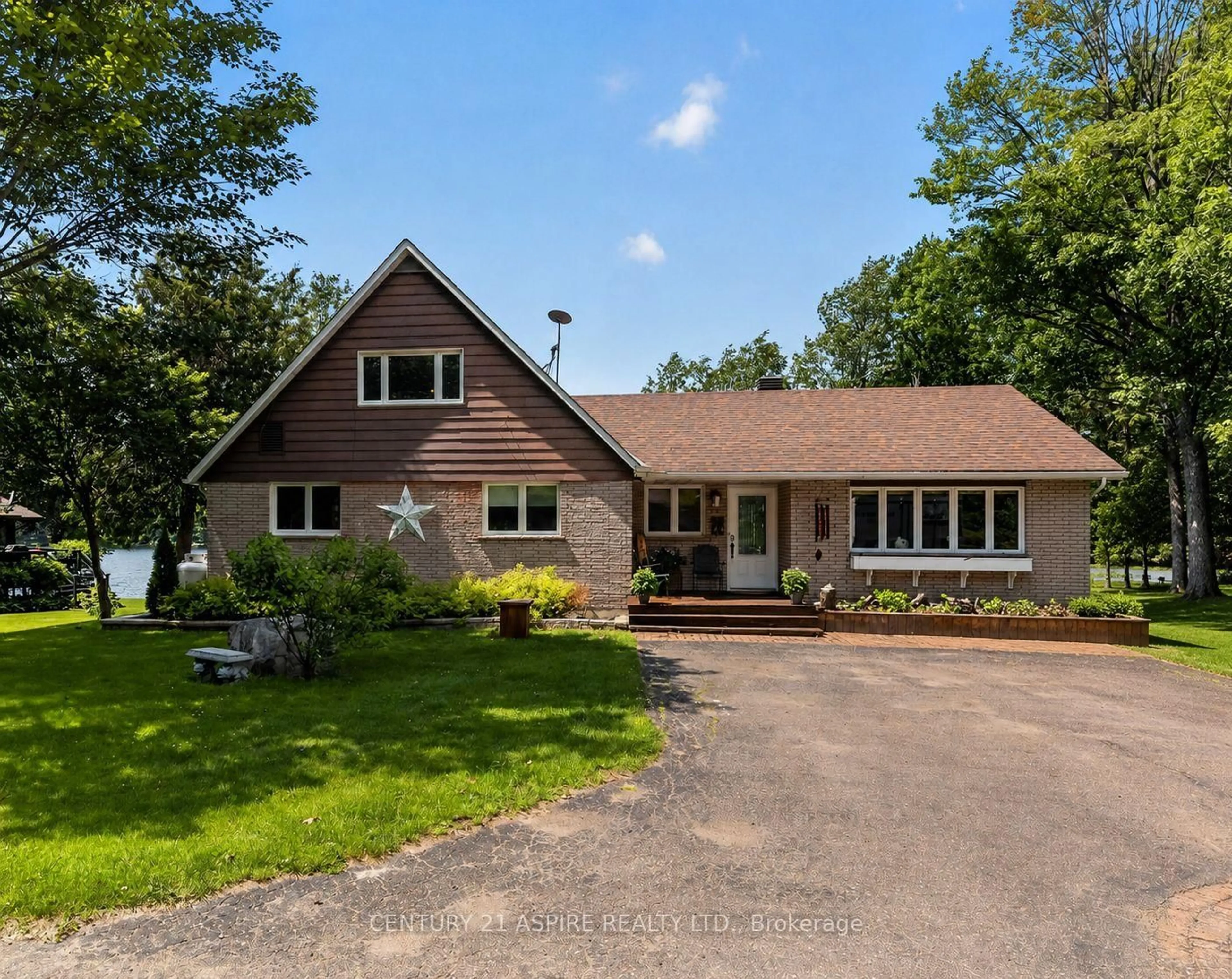 Home with vinyl exterior material, street for 324 Rantz Rd, Petawawa Ontario K8H 2W8