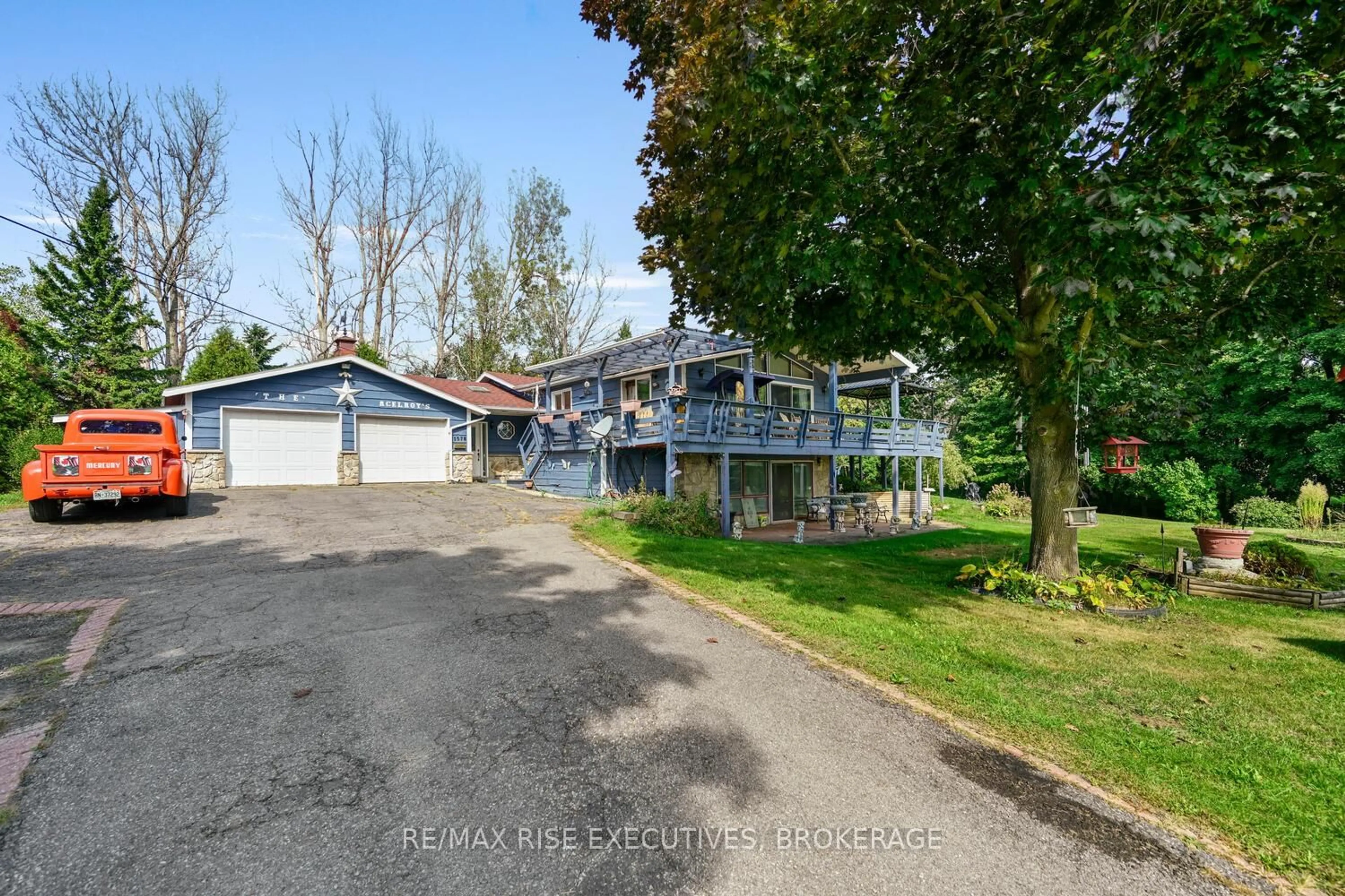 A pic from outside/outdoor area/front of a property/back of a property/a pic from drone, street for 1578 County Road 2, Augusta Ontario K0E 1T0