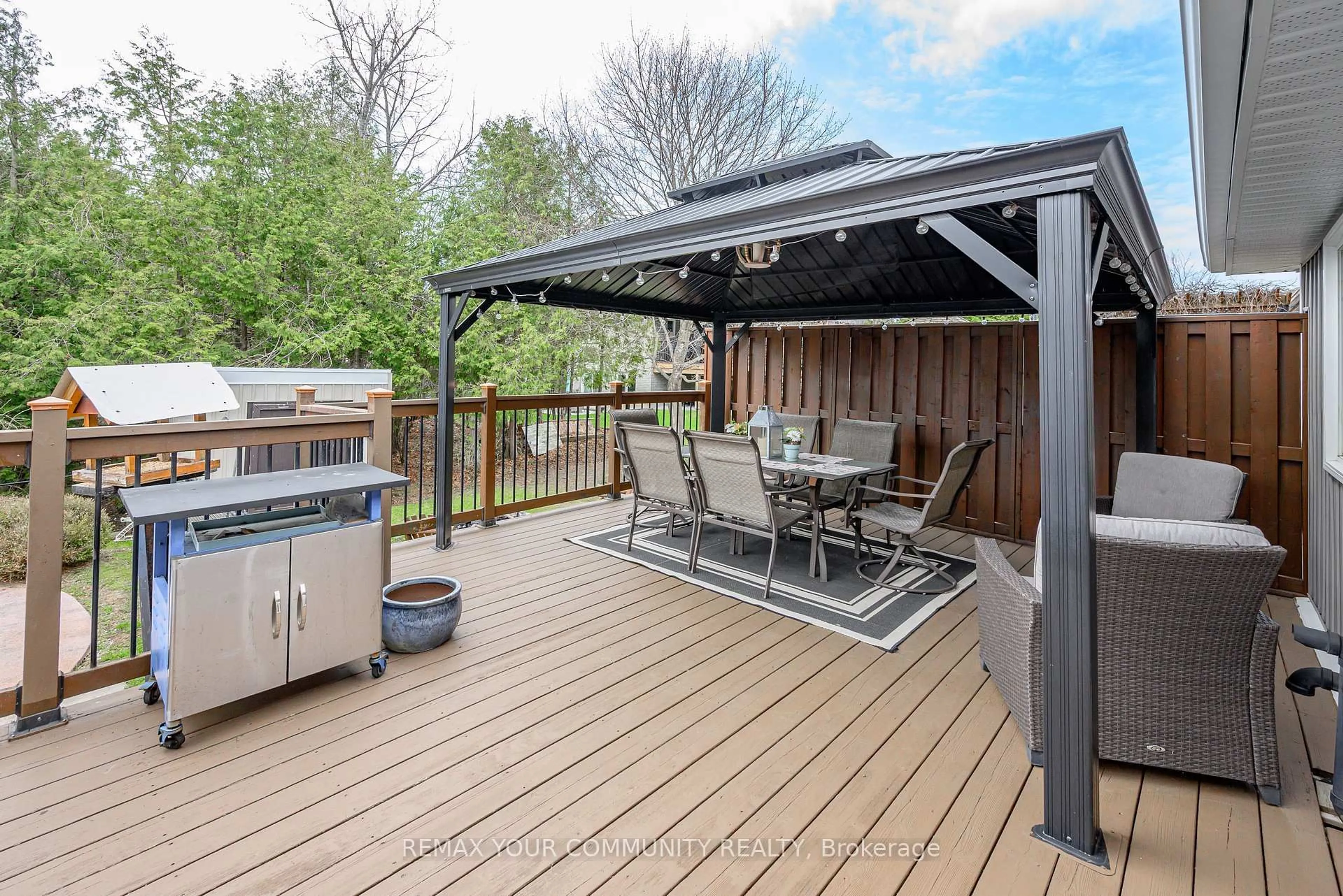 Patio, unknown for 8 Champlain Blvd, Kawartha Lakes Ontario K9V 0H9