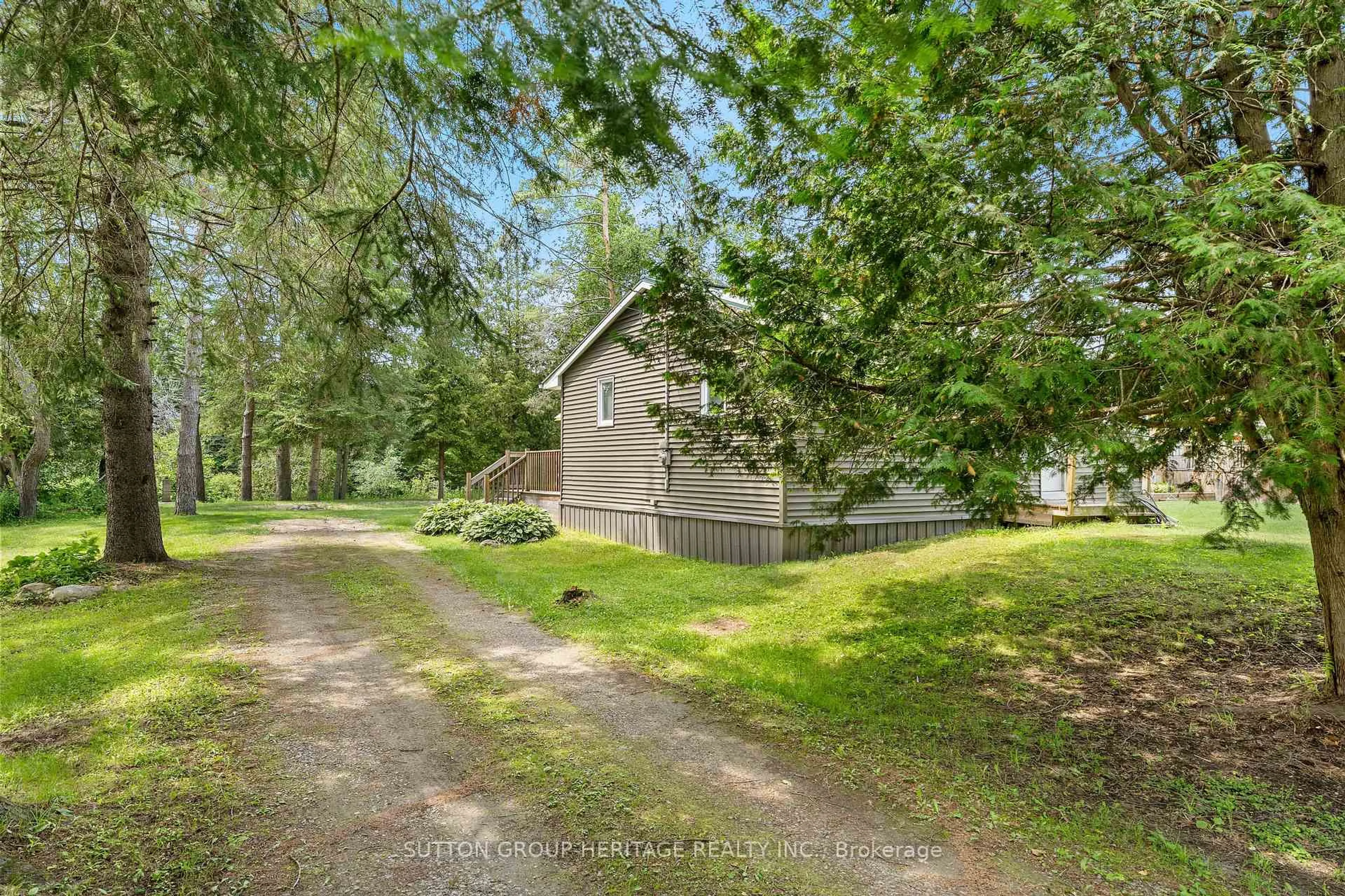 A pic from outside/outdoor area/front of a property/back of a property/a pic from drone, unknown for 11 Crooked Crt, Kawartha Lakes Ontario K0M 1C0