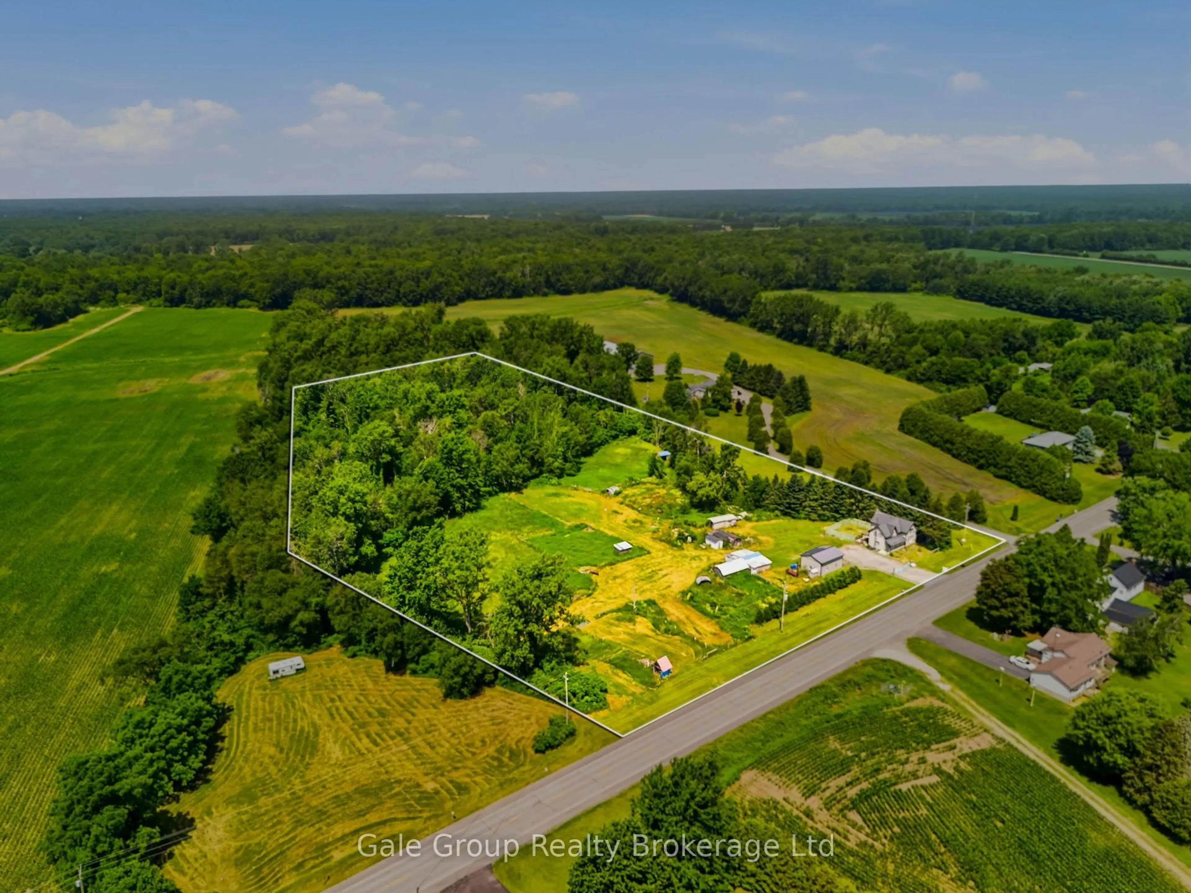 A pic from outside/outdoor area/front of a property/back of a property/a pic from drone, unknown for 853 Norfolk County 28 Rd, Norfolk Ontario N0E 1G0