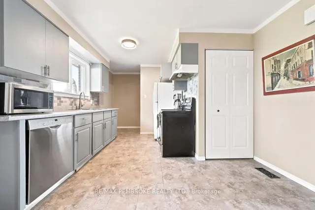 41 Meadowbrook Dr, Pembroke 2