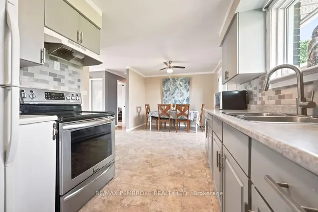 41 Meadowbrook Dr, Pembroke 5
