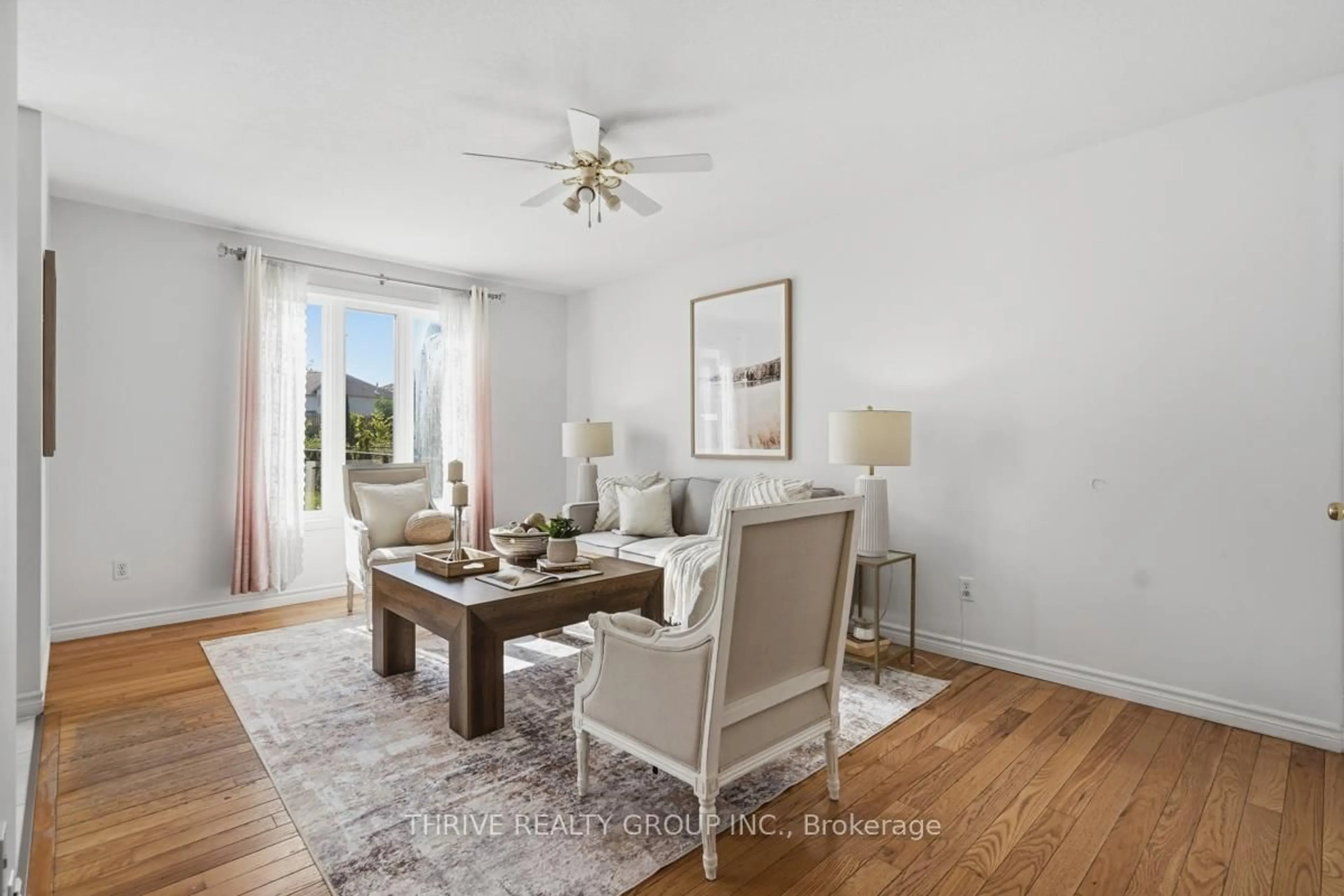 Living room with furniture, unknown for 466 Edenridge Dr, London East Ontario N5Y 5V2