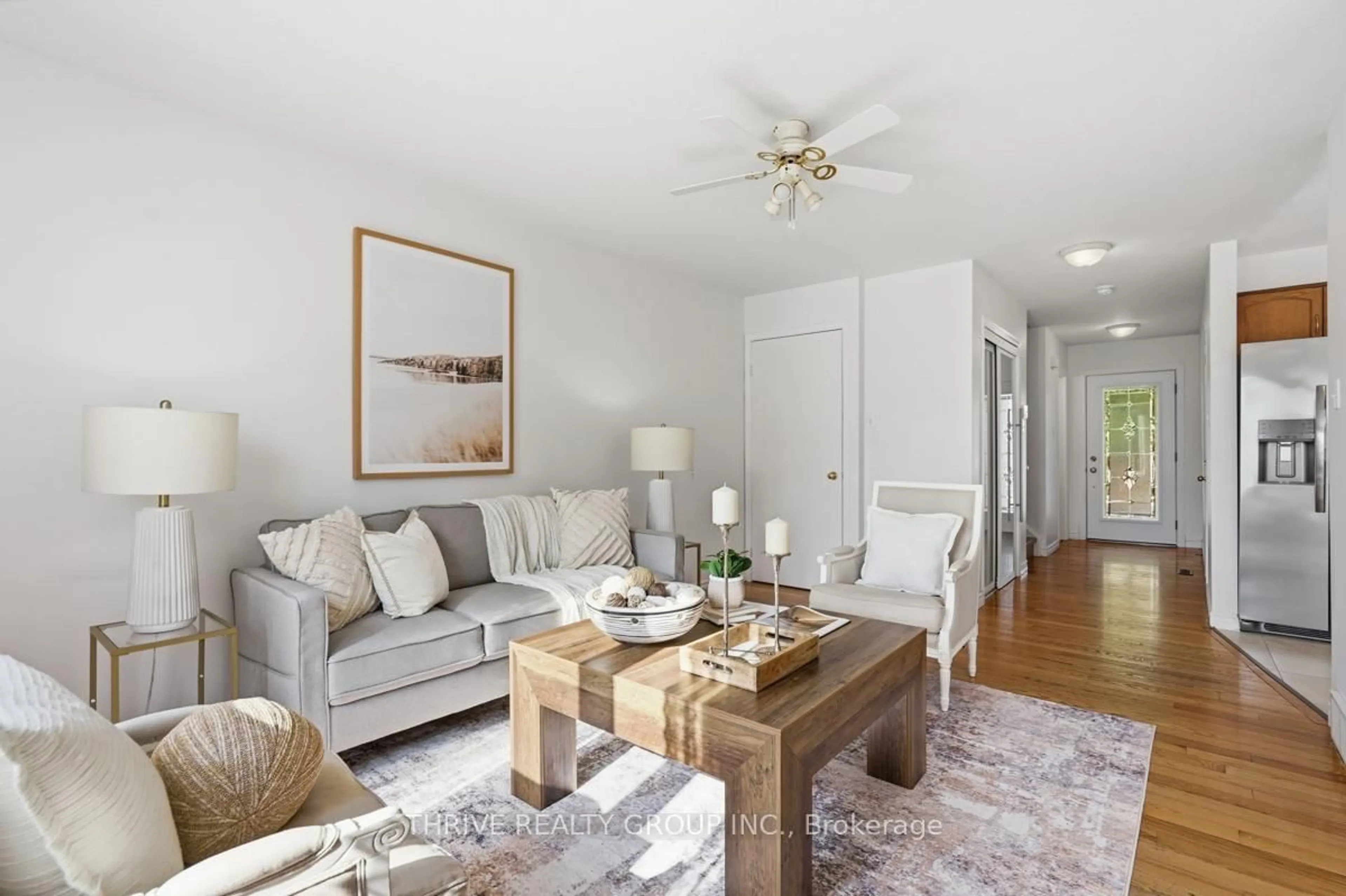 Living room with furniture, unknown for 466 Edenridge Dr, London East Ontario N5Y 5V2