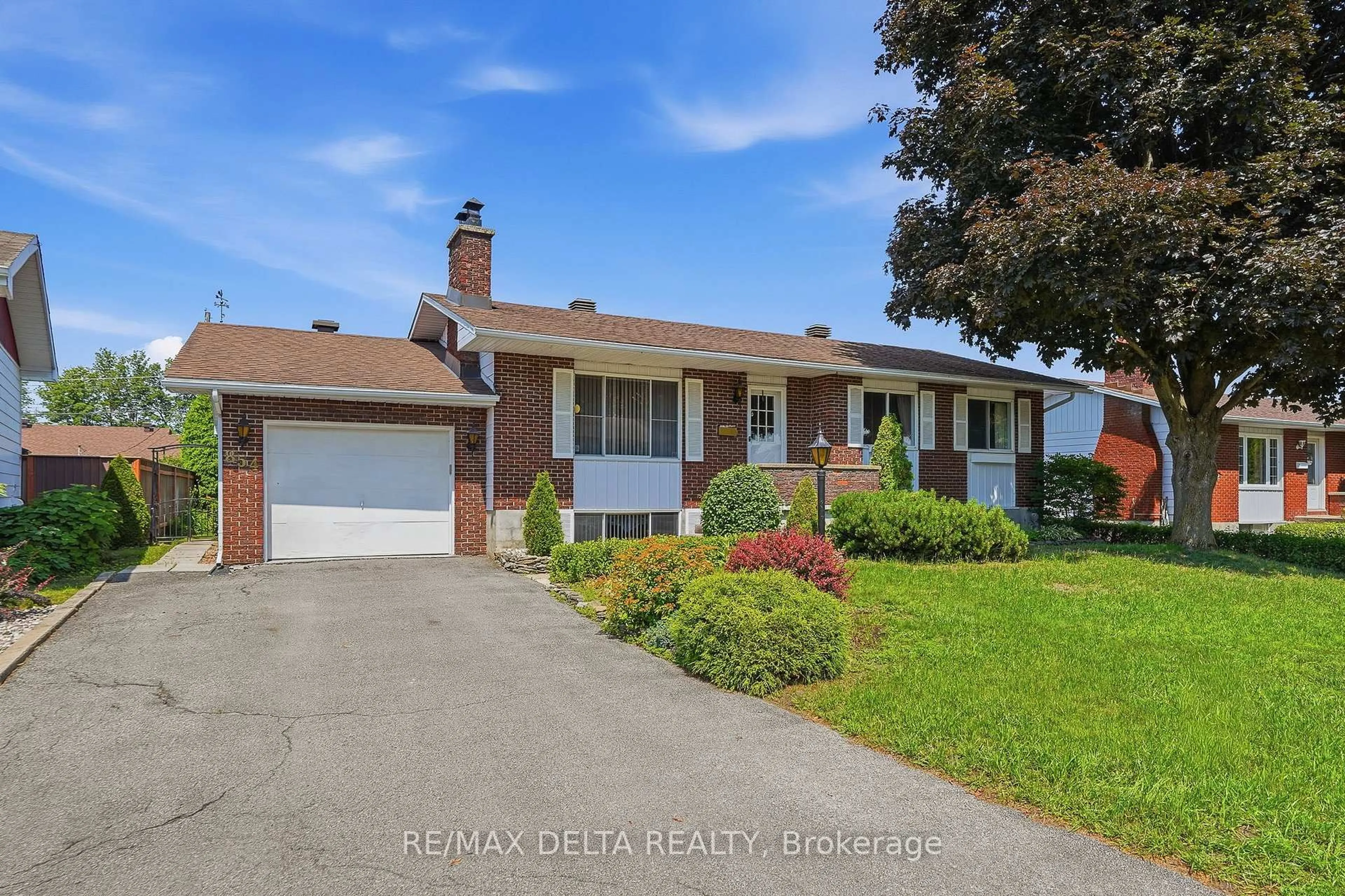 Home with brick exterior material, street for 854 Edmond St, Hawkesbury Ontario K6A 3E3