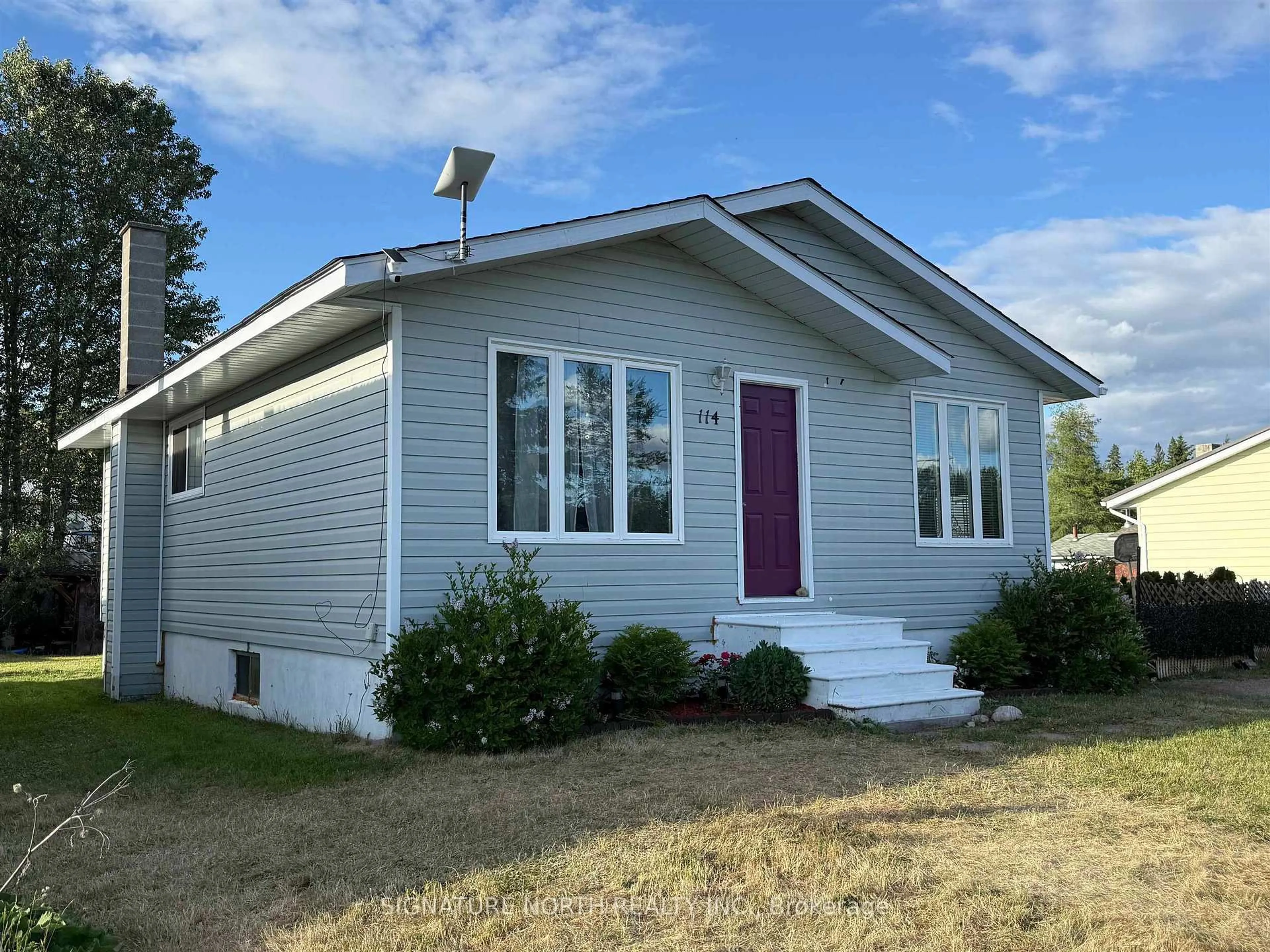 Home with vinyl exterior material, unknown for 114 Northwood Dr, Greenstone Ontario P0T 2H0