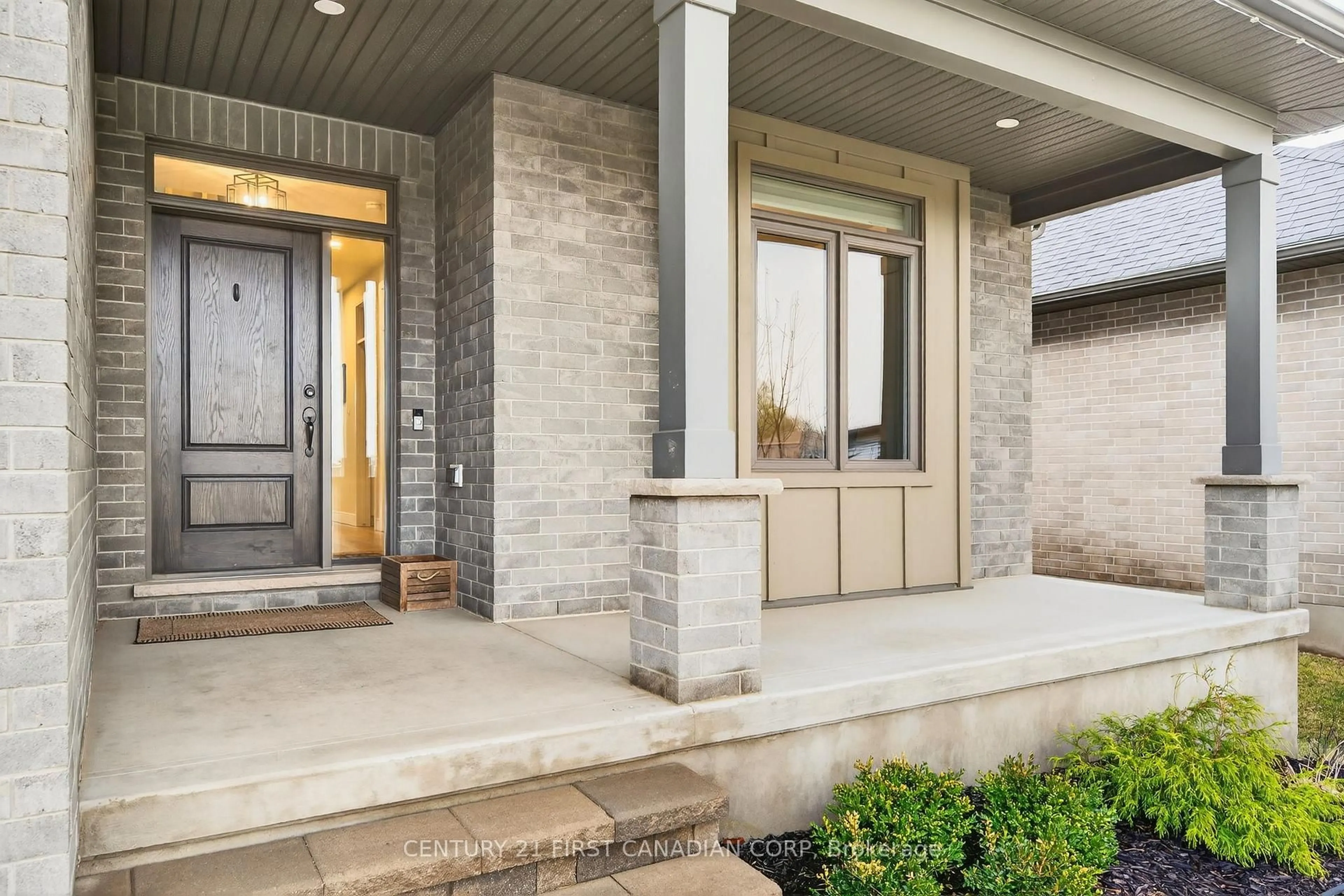 Unknown for 31 Lindsay Cres, Strathroy-Caradoc Ontario N7G 0G5