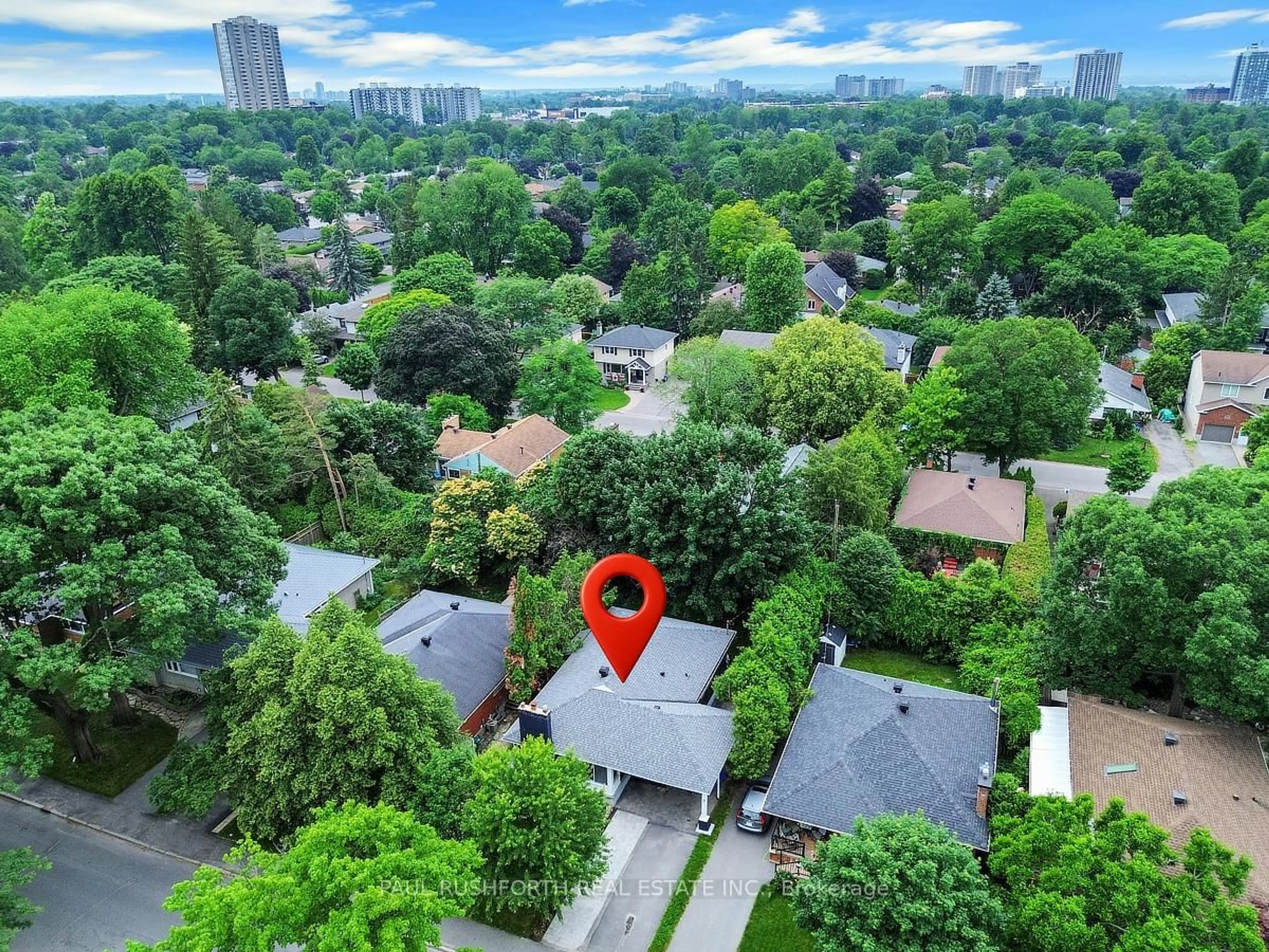 A pic from outside/outdoor area/front of a property/back of a property/a pic from drone, city buildings view from balcony for 668 Fraser Ave, Ottawa Ontario K2A 2R8