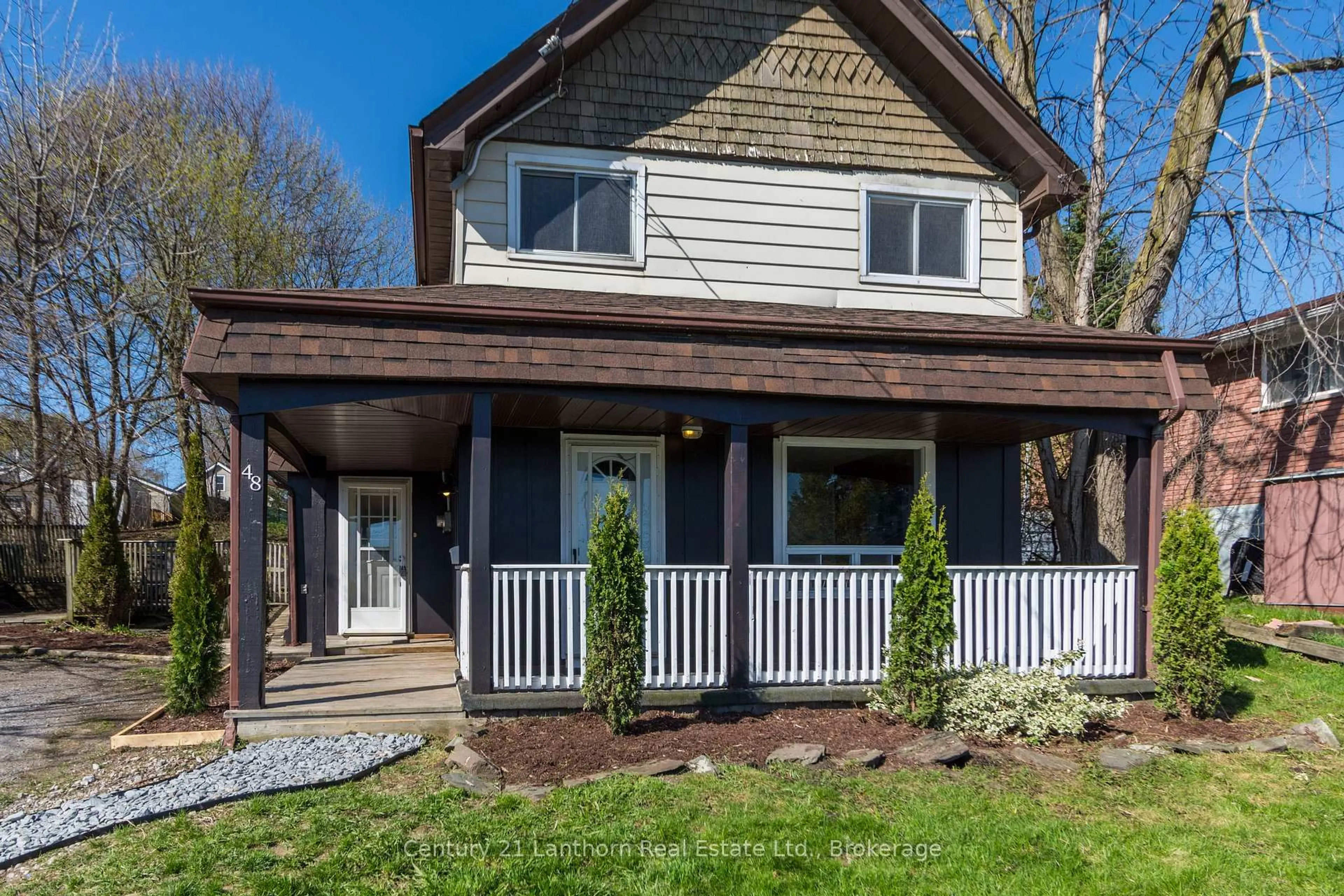 Home with vinyl exterior material, street for 48 Wallbridge Cres, Belleville Ontario K8P 1Z4