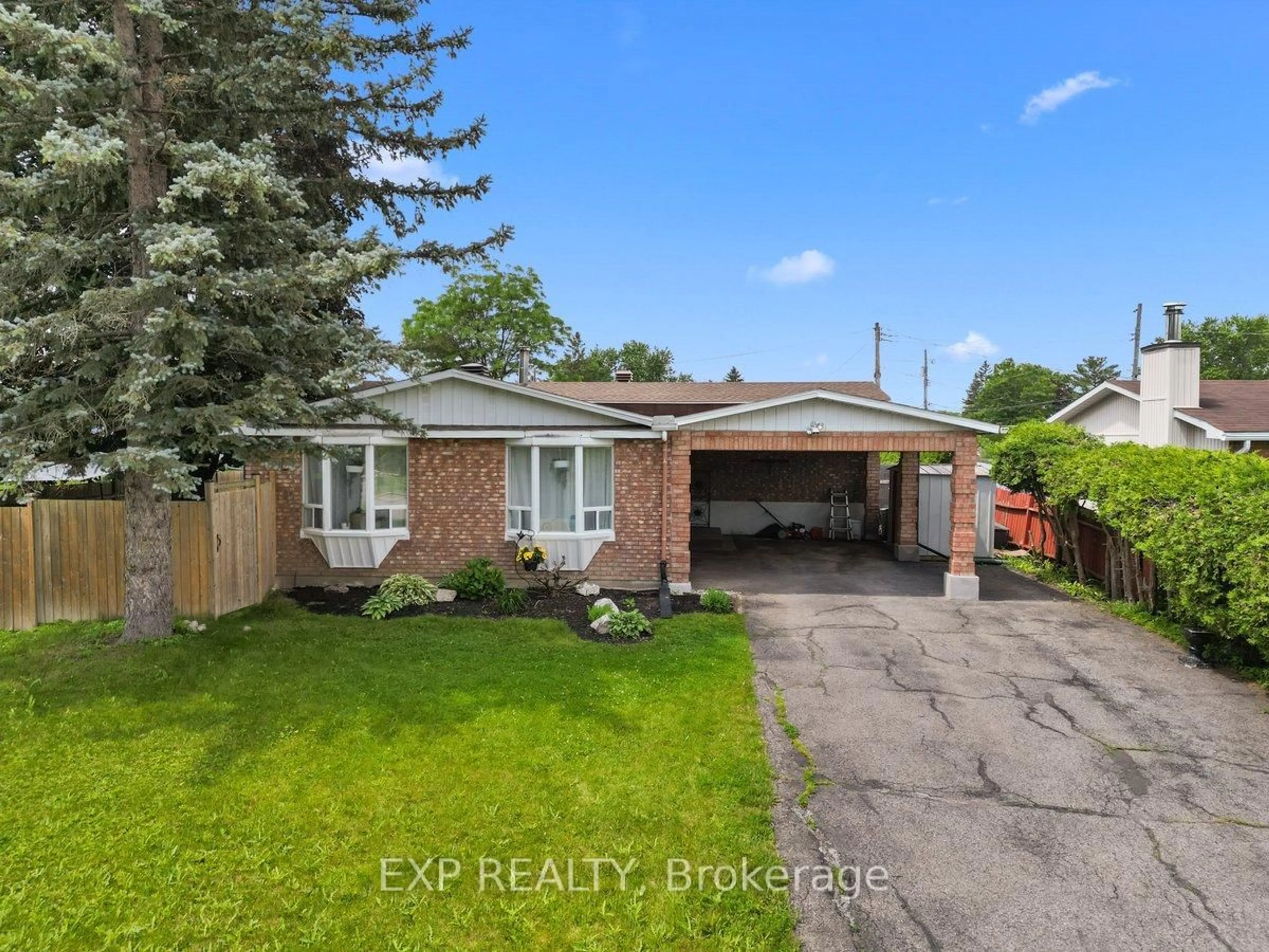 A pic from outside/outdoor area/front of a property/back of a property/a pic from drone, street for 396 Hatfield Cres, Orleans Ontario K1E 1M8