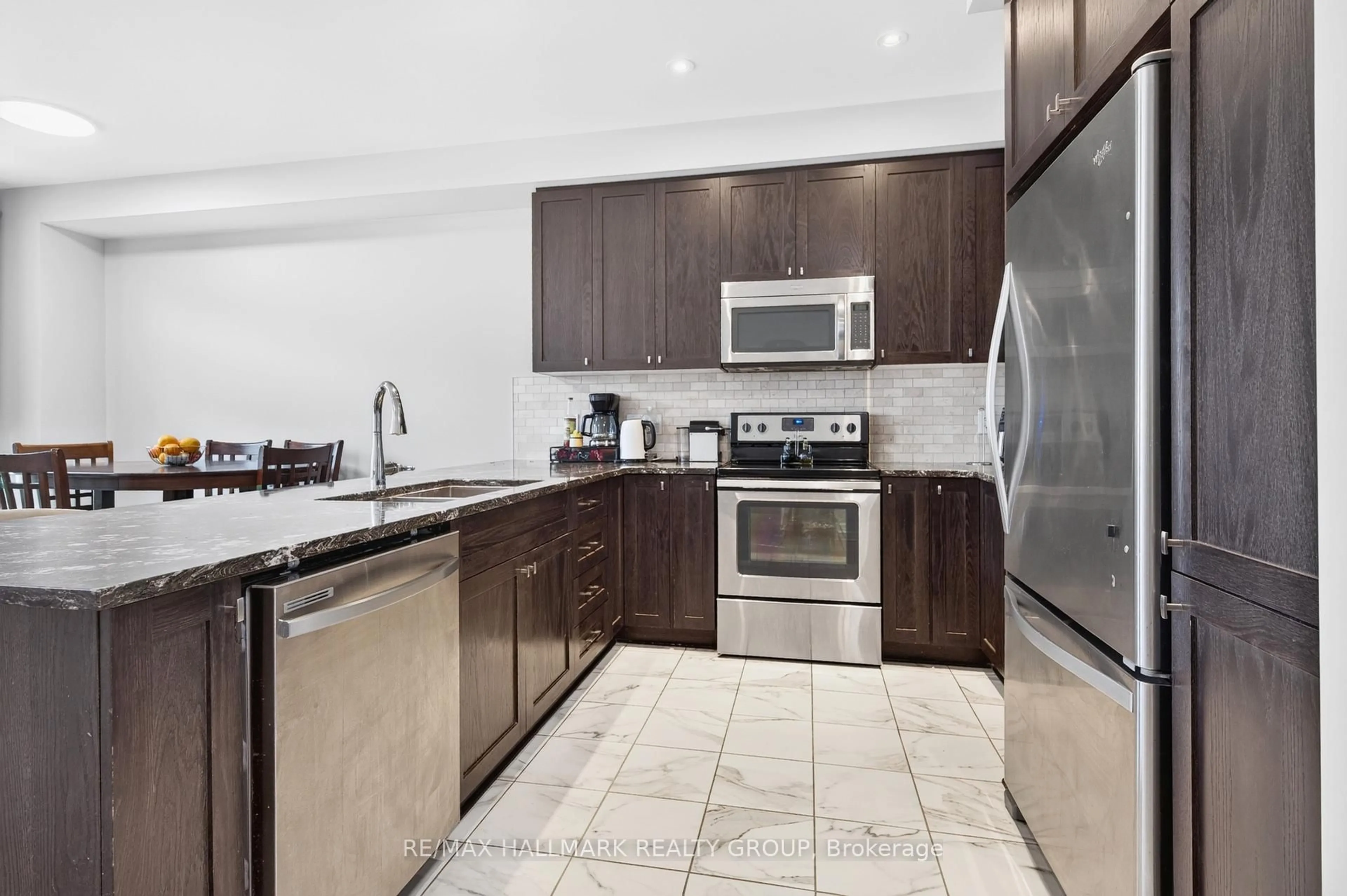 Standard kitchen, ceramic/tile floor for 335 Alasken Dr, Ottawa Ontario K1T 0M4