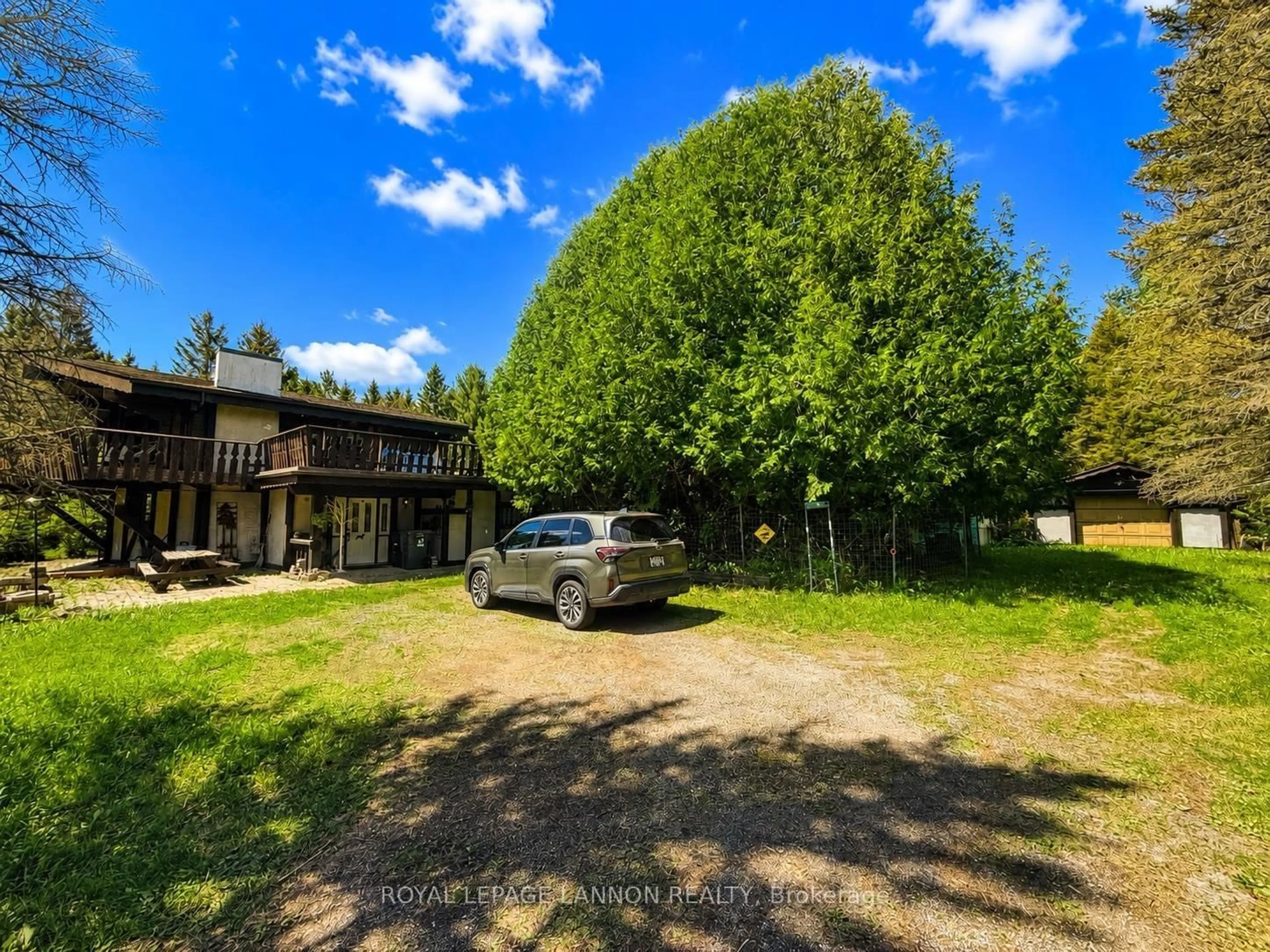 A pic from outside/outdoor area/front of a property/back of a property/a pic from drone, forest/trees view for 1299 Victor St, Thunder Bay Ontario P7K 1N6