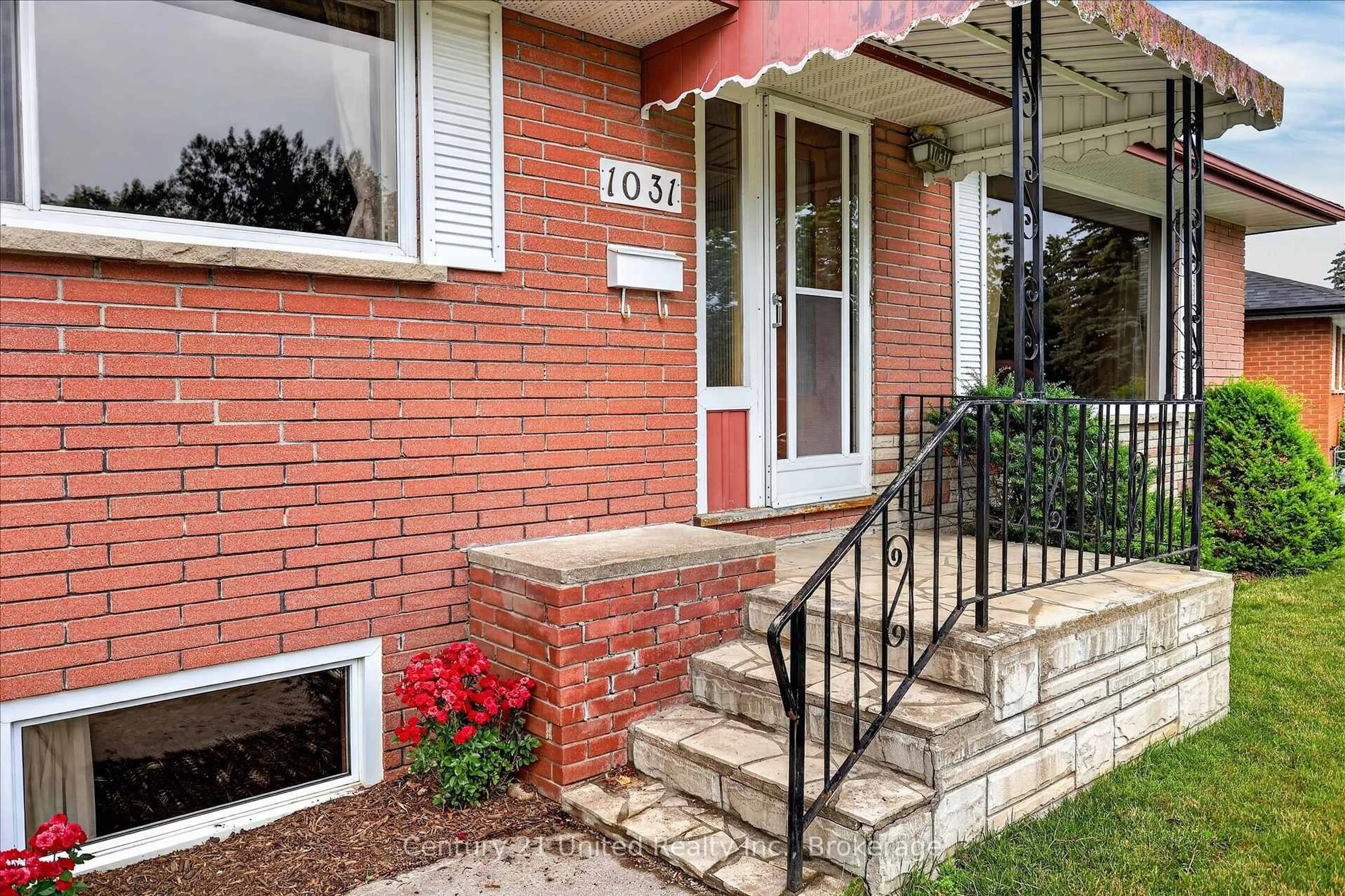 Home with brick exterior material, street for 1031 Oriole Dr, Peterborough Ontario K9H 6K8