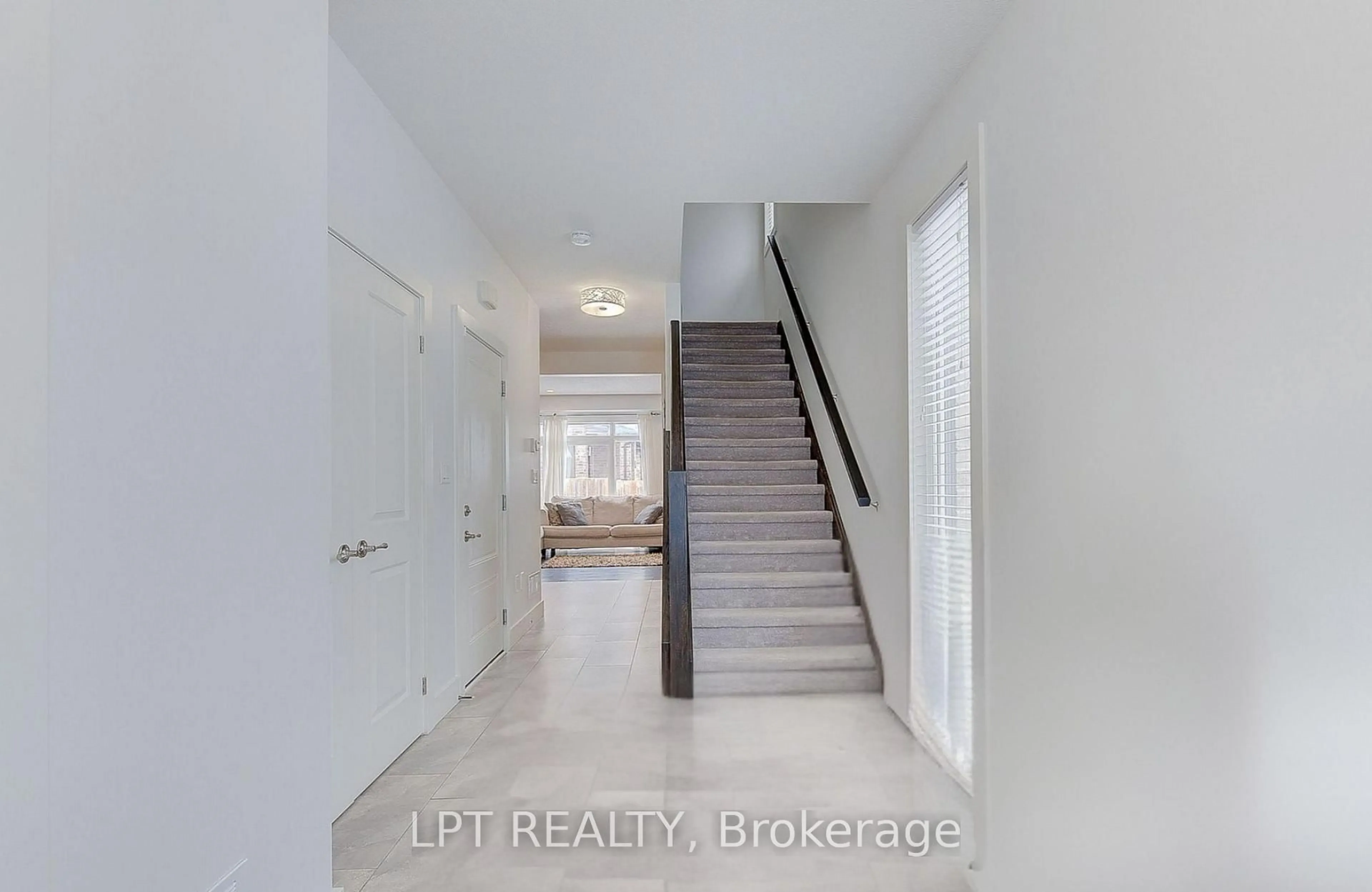 Indoor entryway for 795 Freeport St, London North Ontario N6G 0R5