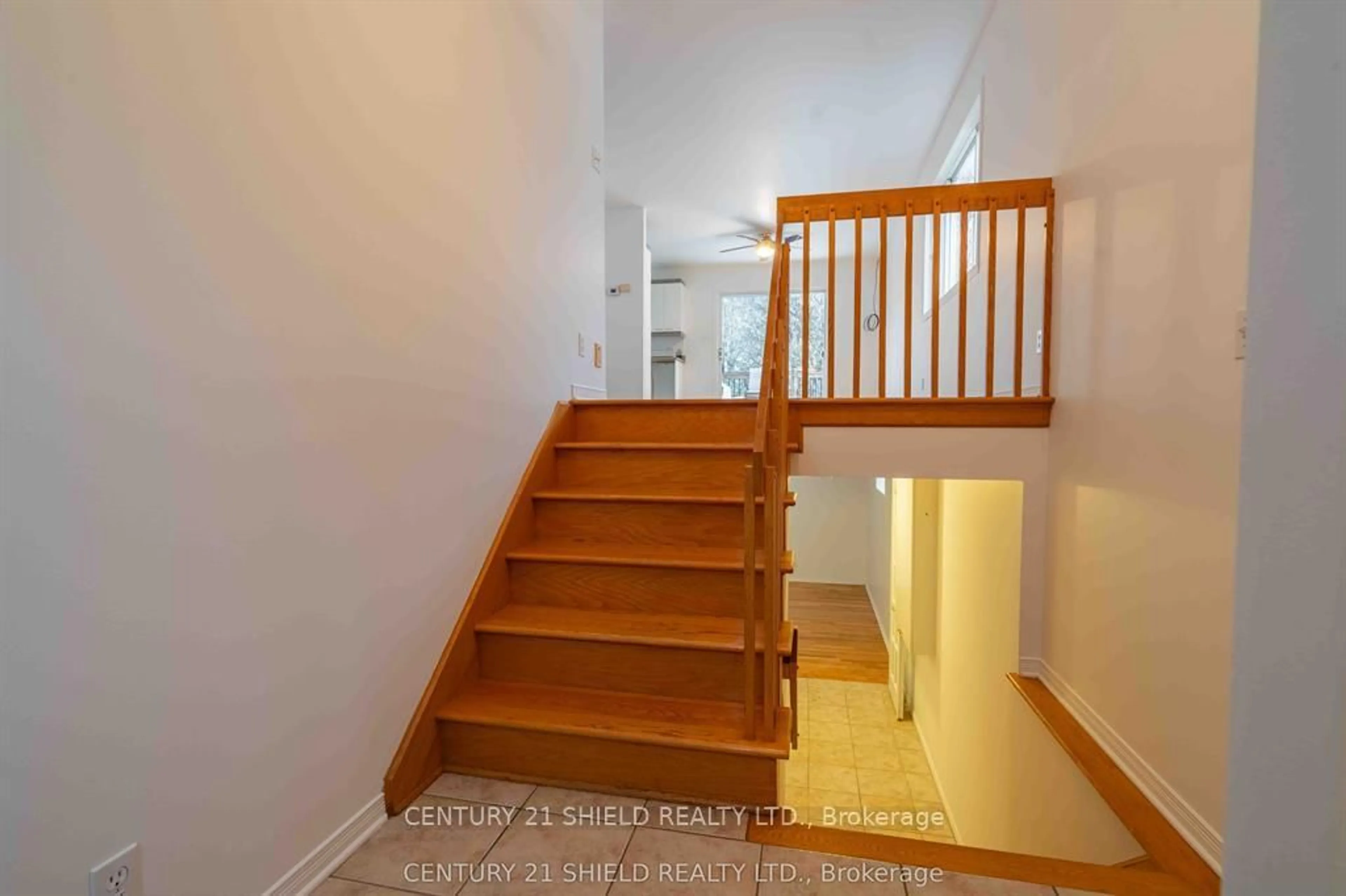 Stairs for 21255 Mc Naughton Crt, South Glengarry Ontario K0C 1E0