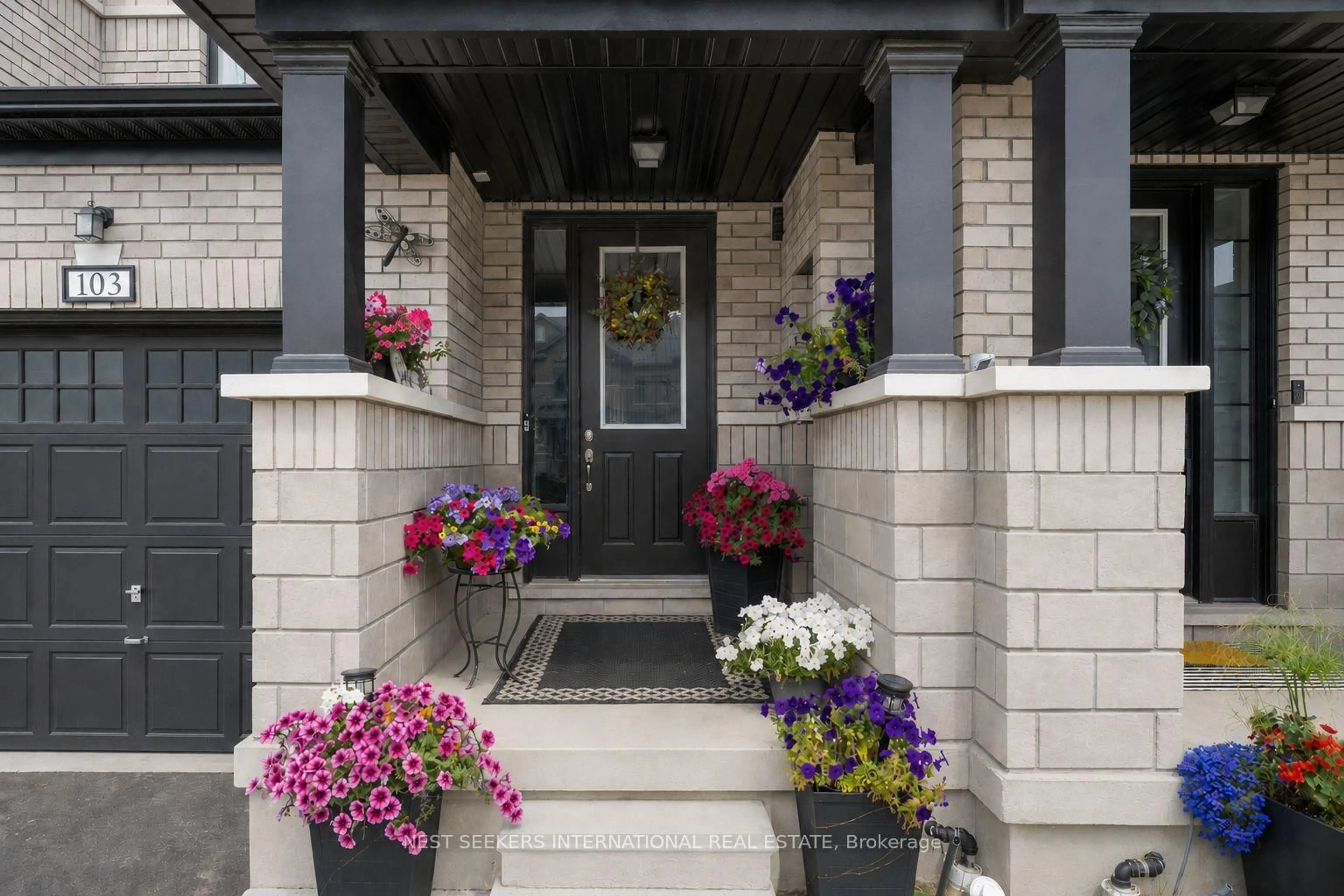 Indoor entryway for 103 Corley St, Kawartha Lakes Ontario K9V 0R2