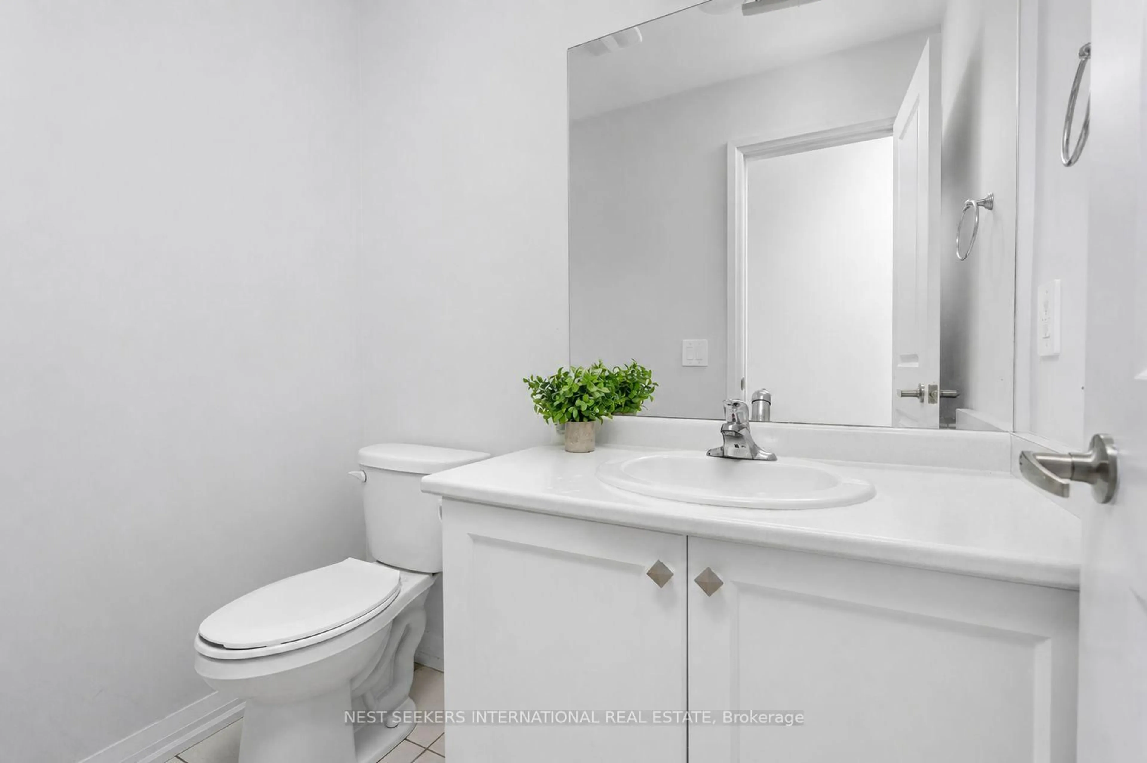 Standard bathroom, ceramic/tile floor for 103 Corley St, Kawartha Lakes Ontario K9V 0R2