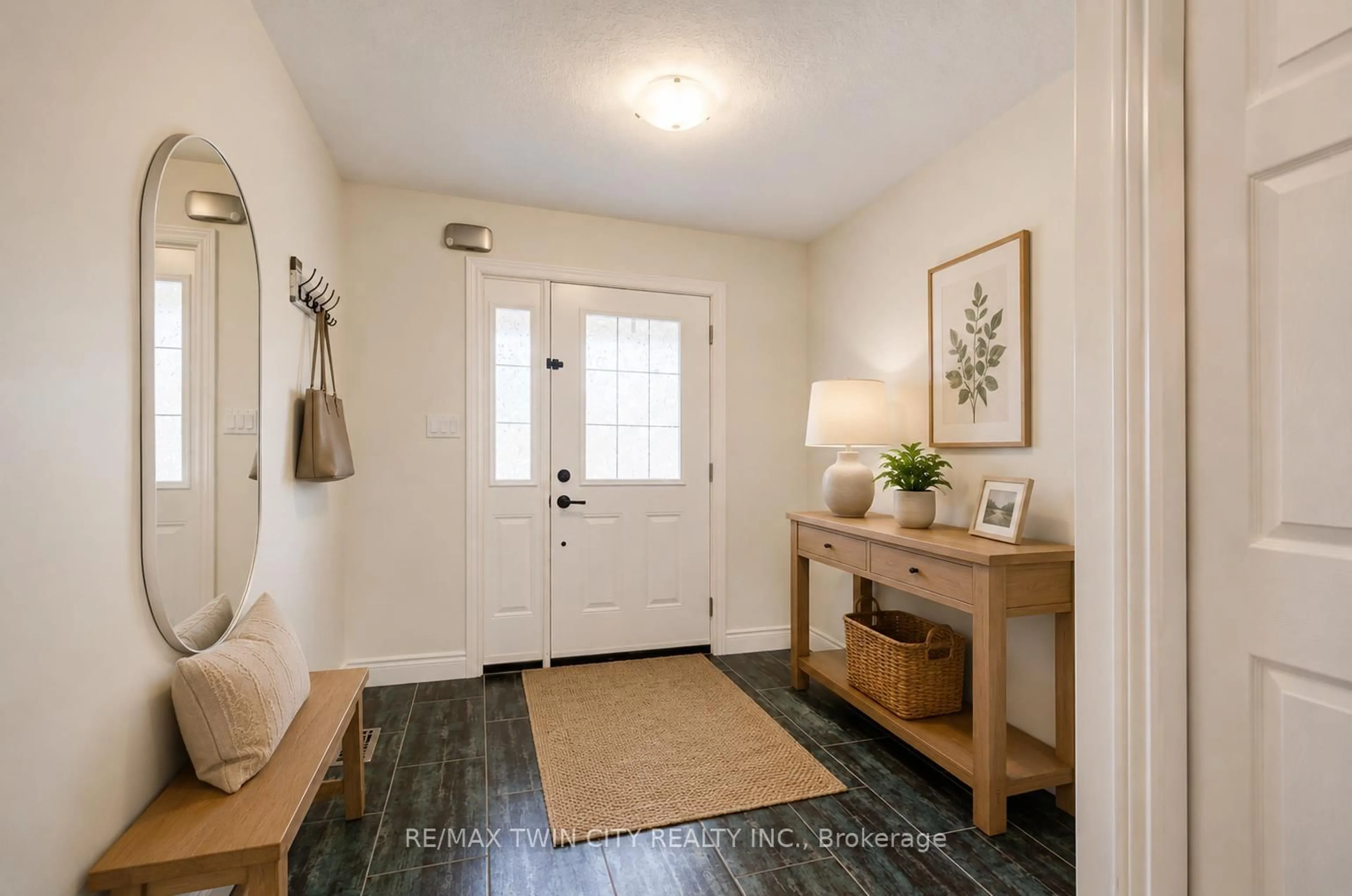 Indoor entryway for 569 Violet St, Waterloo Ontario N2V 2T8