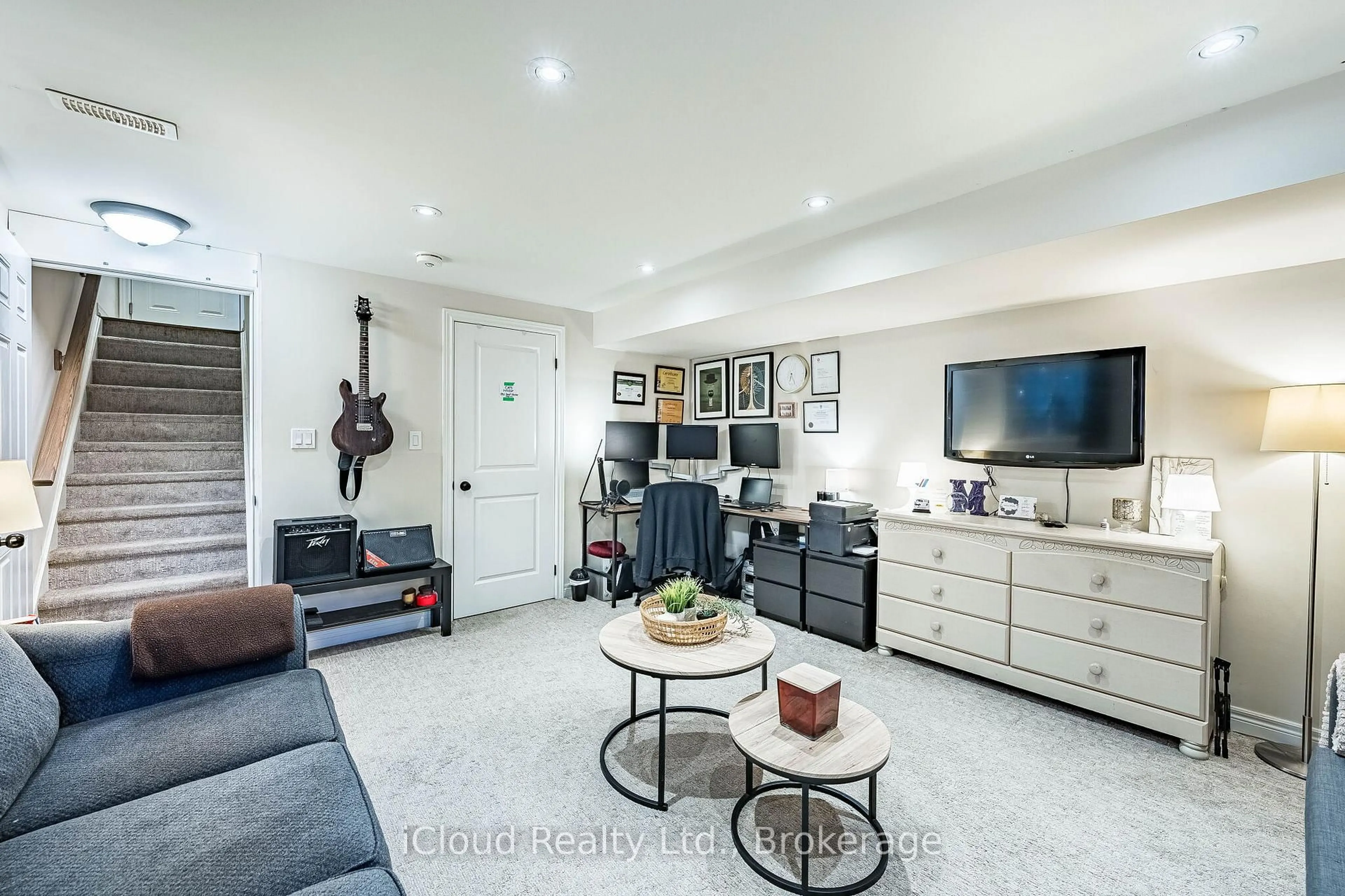 Living room with furniture, unknown for 235 Mead Ave, Hamilton Ontario L8H 3V6