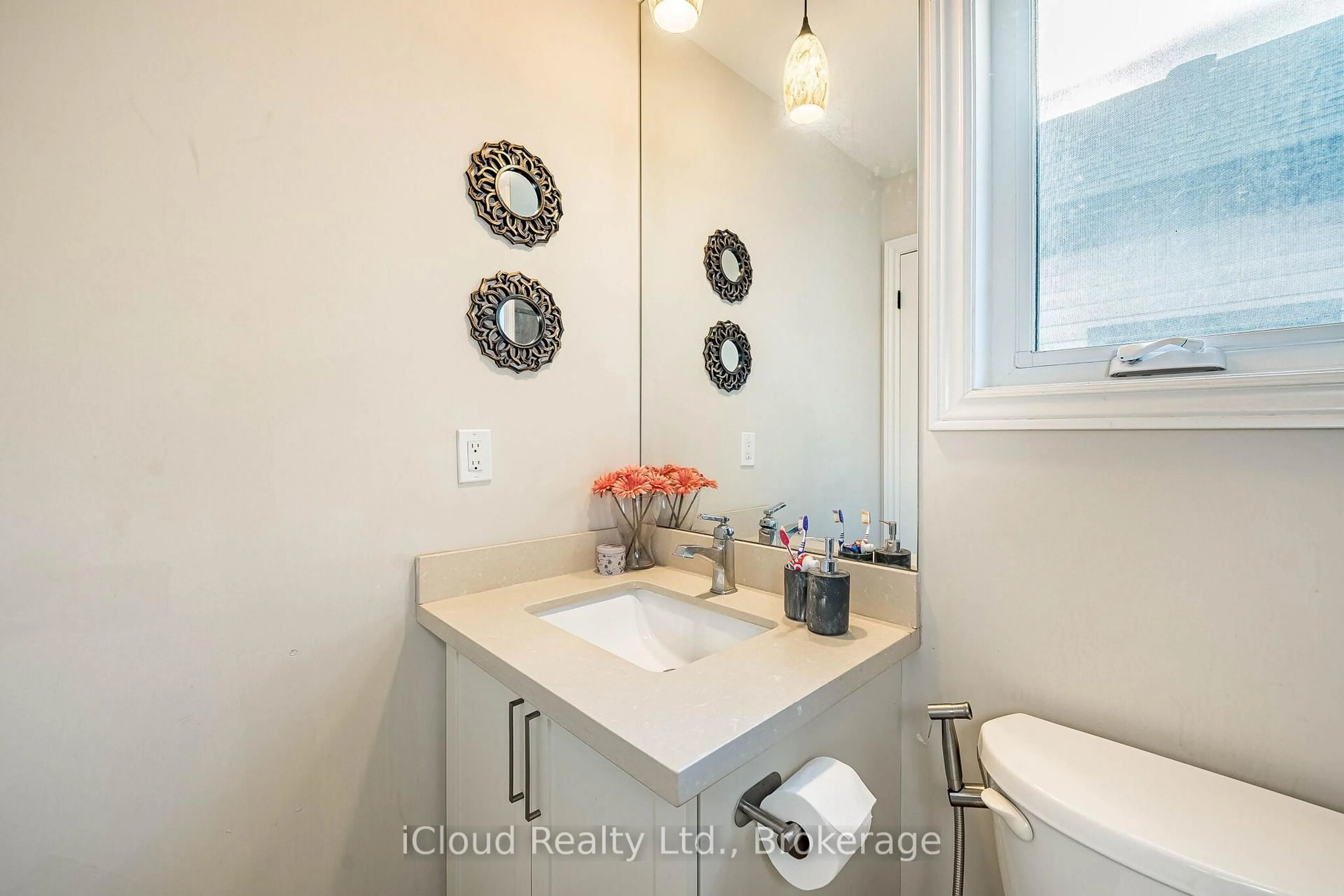Contemporary bathroom, ceramic/tile floor for 235 Mead Ave, Hamilton Ontario L8H 3V6