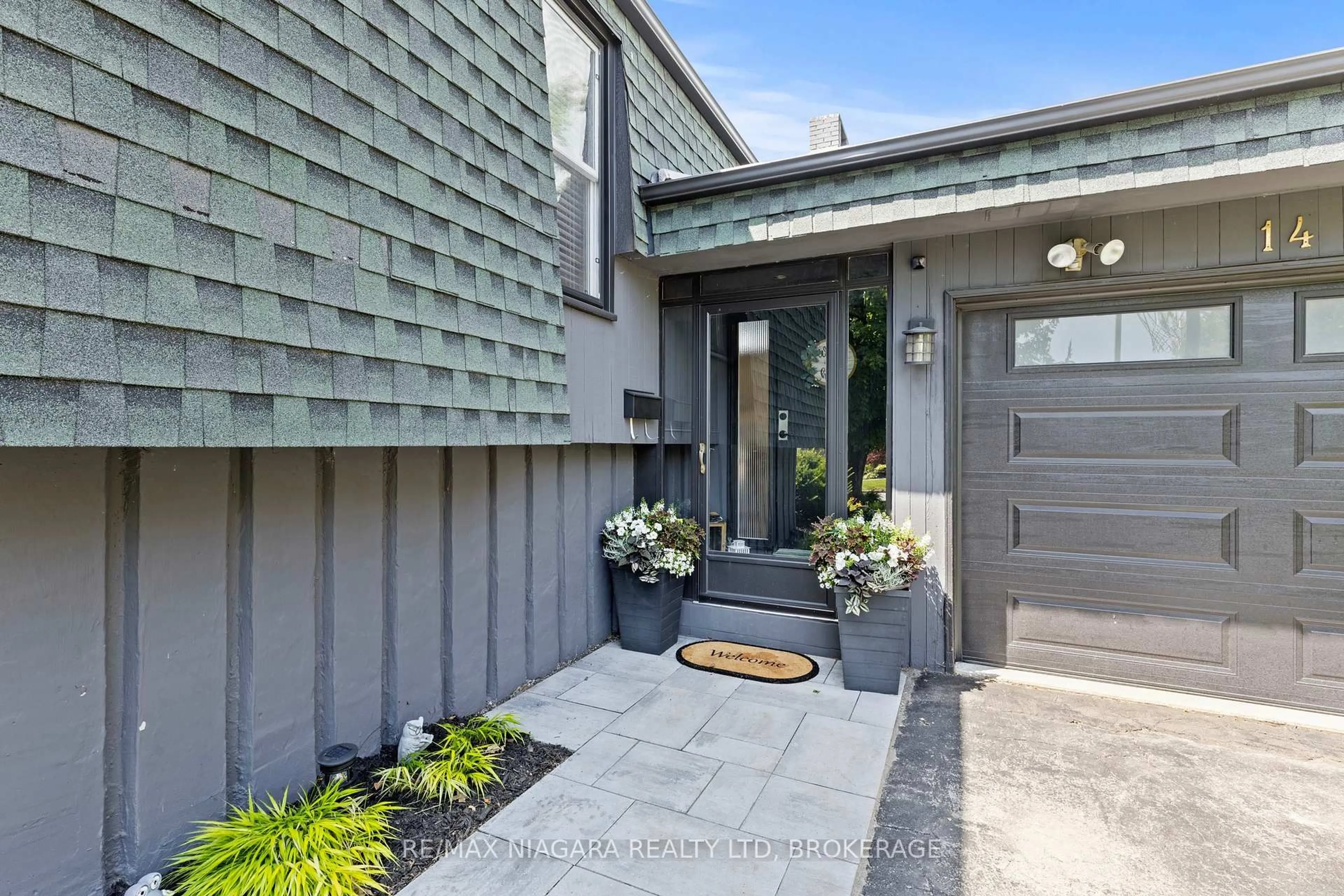 Unknown for 14 The Cedars, St. Catharines Ontario L2M 6M8