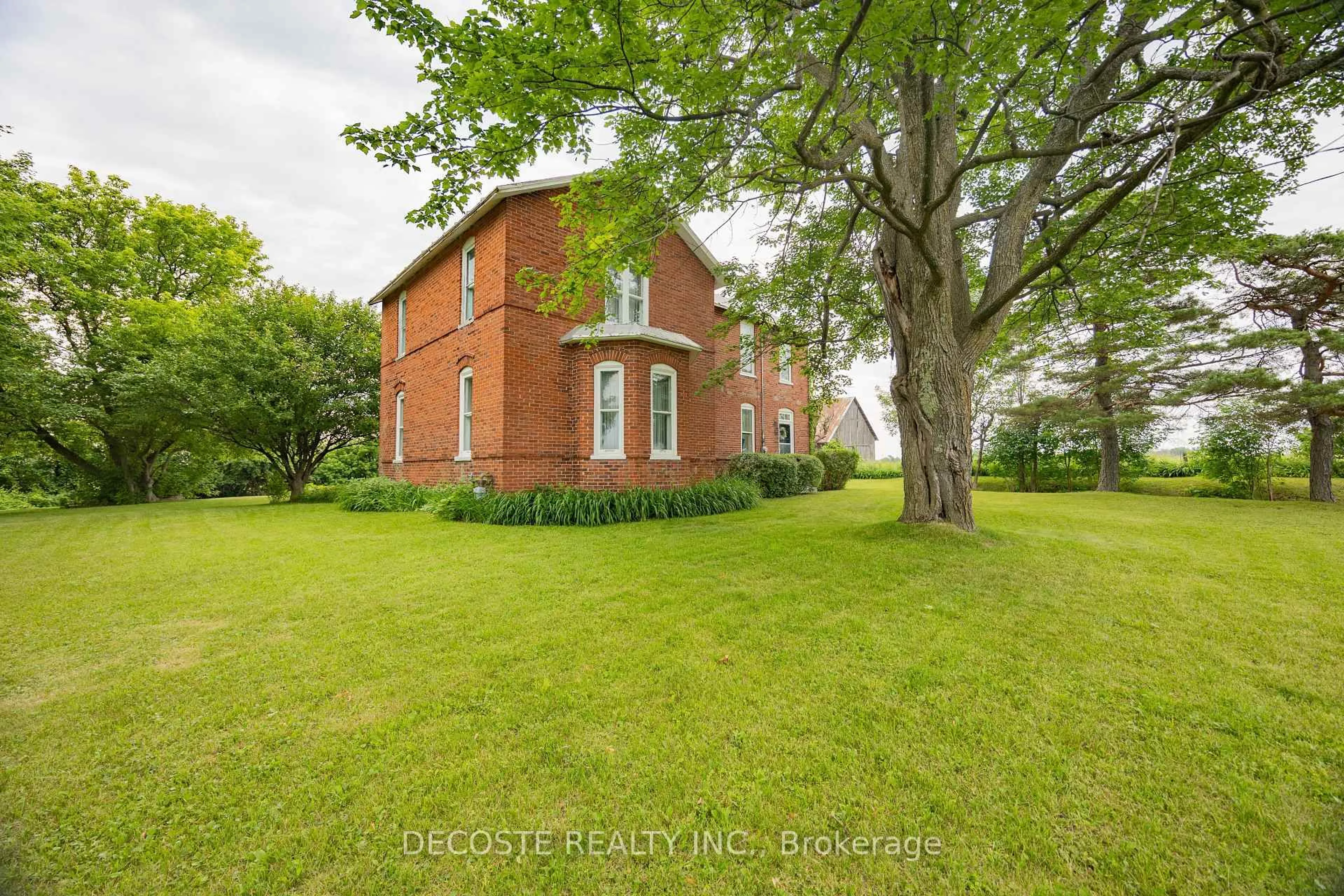 Home with brick exterior material, building for 1915 County Road 34 Highway, North Glengarry Ontario K0C 1J0