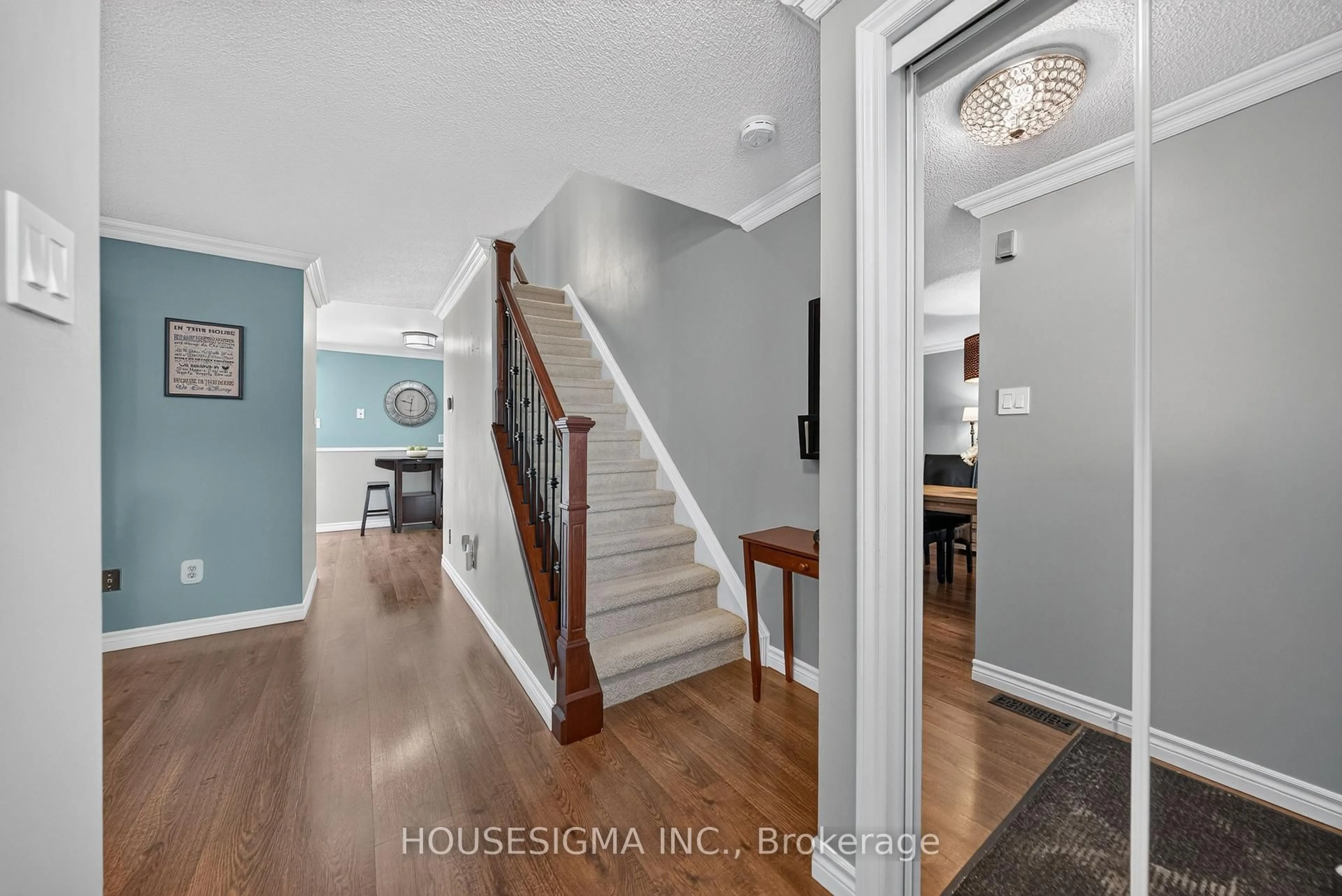 Indoor entryway for 129 Victoria Rd #17, Guelph Ontario N1E 6V3