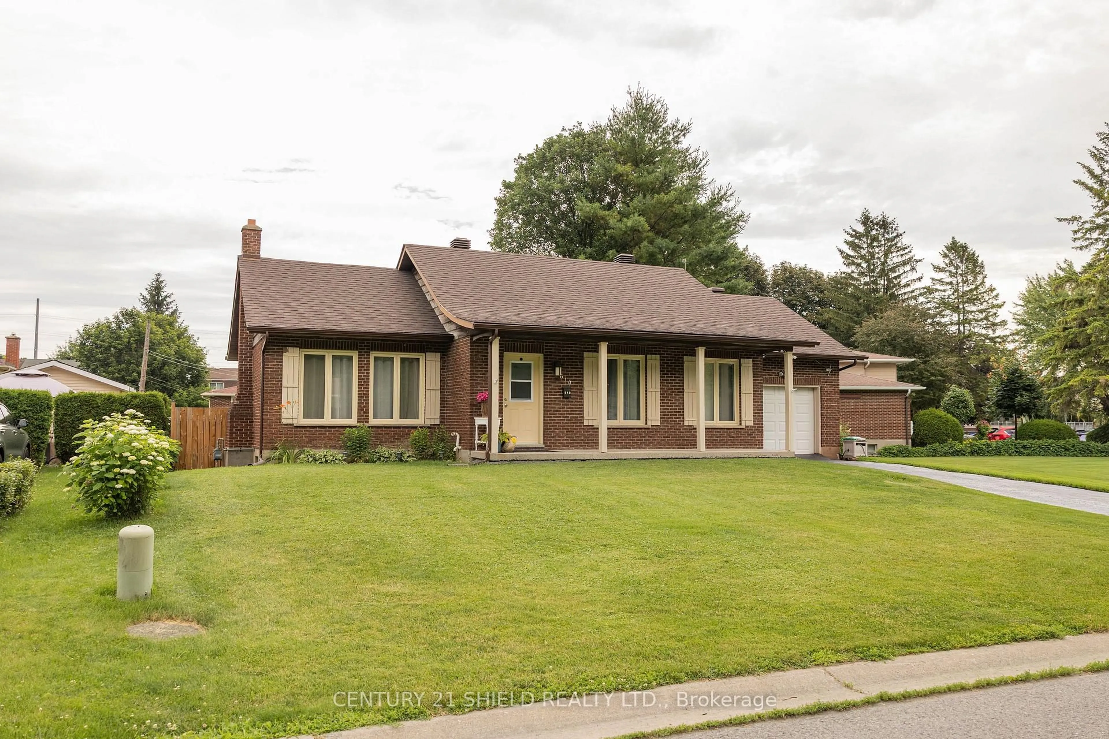 Home with brick exterior material, street for 610 Dundas Cres, Cornwall Ontario K6H 6H8