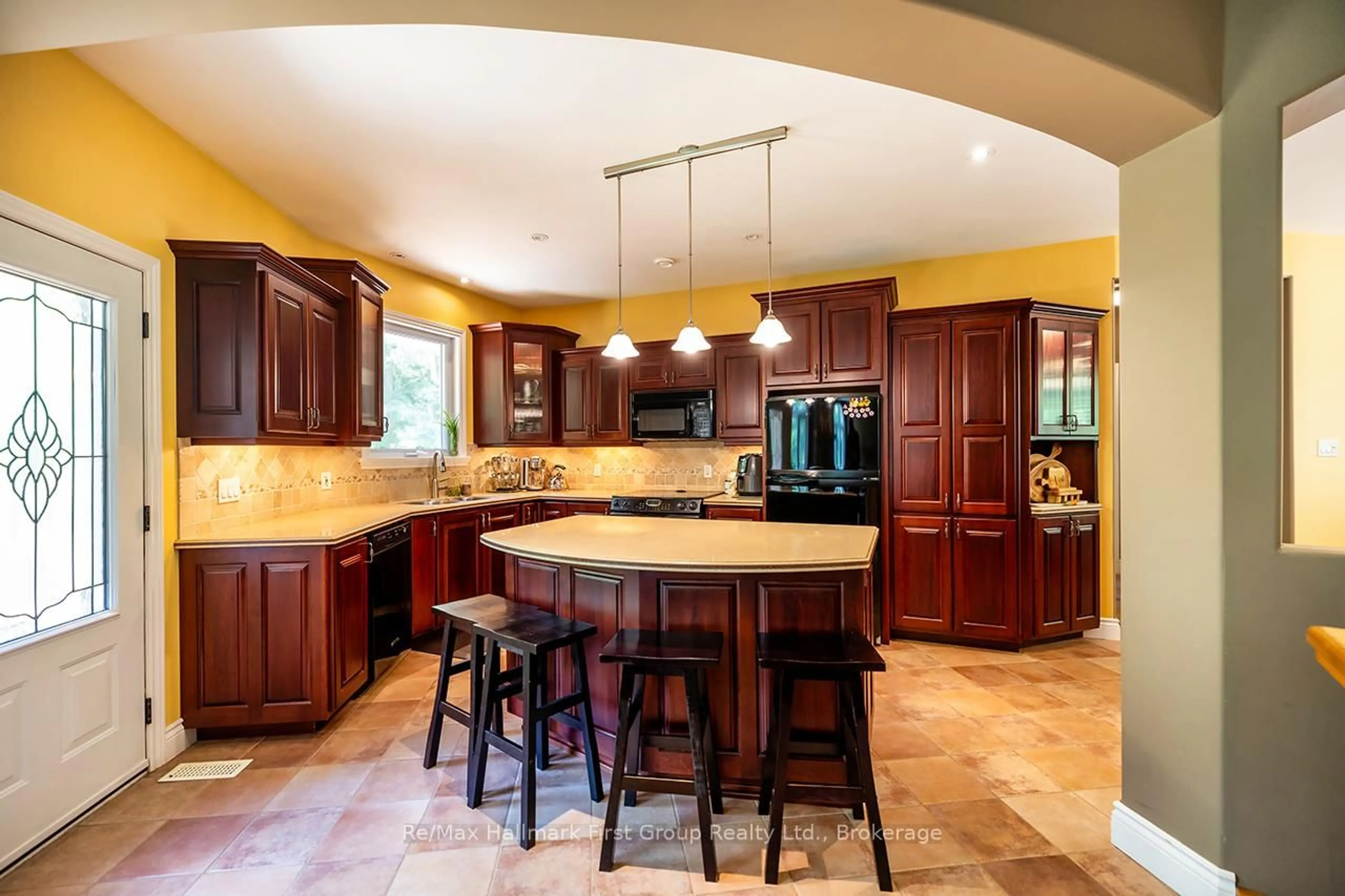 Open concept kitchen, ceramic/tile floor for 9794 Walker Rd, Port Hope Ontario L0A 1B0